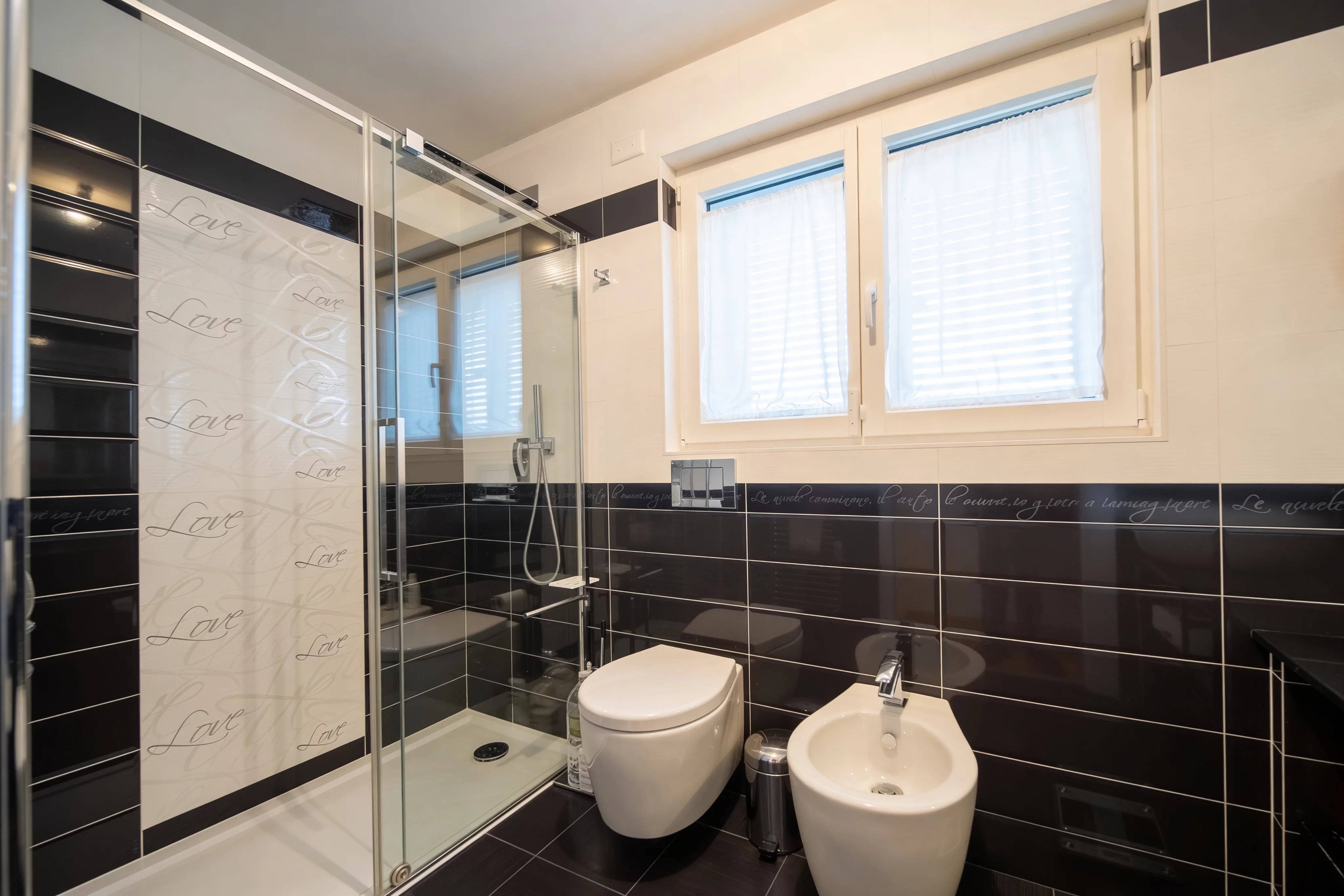 Villa de 330 m2 avec piscine et beau terrain