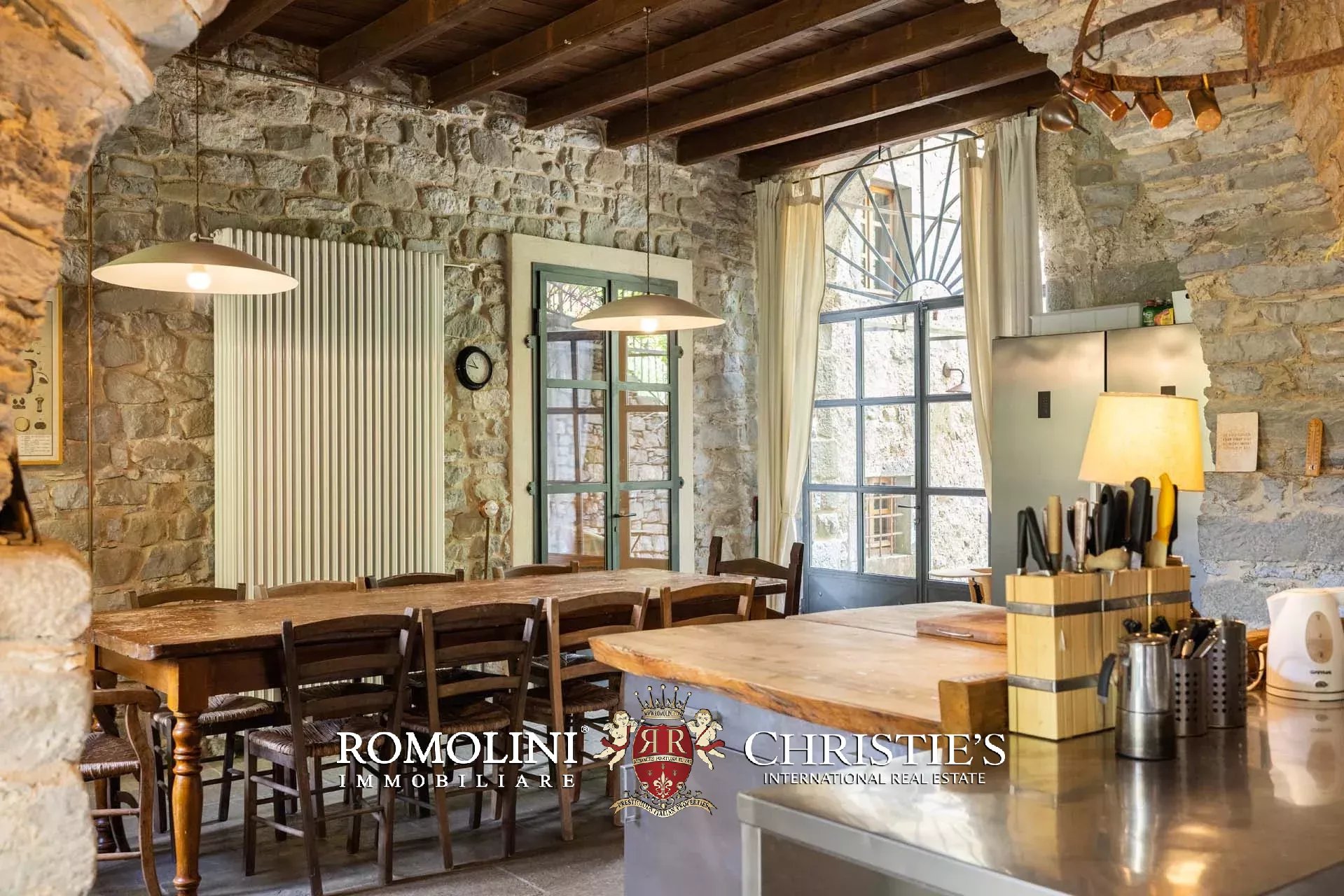 10 Bedroom Villa/Townhouse's Image 24
