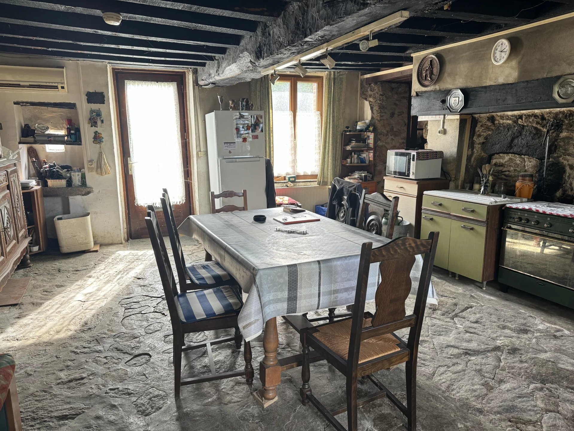 Farmhouse to renovate - Between Guéret and Jarnages