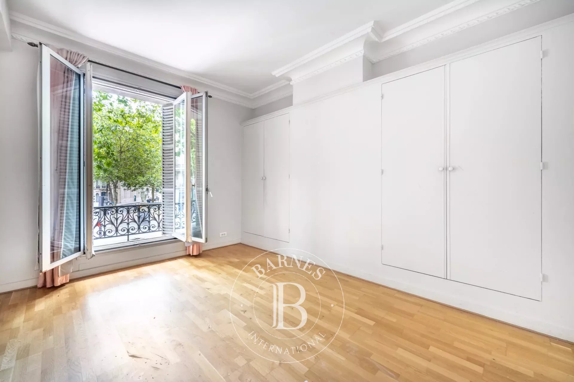 Daire Paris 8ème - picture 6