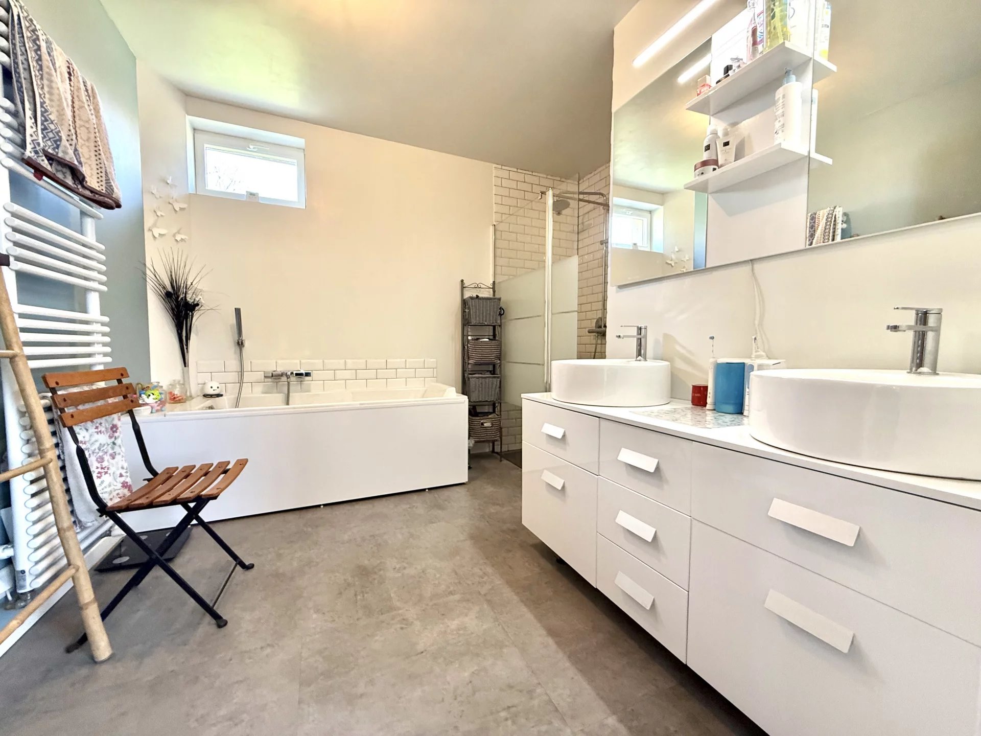 Propriété de caractère avec deux habitations, piscine et grand jardin à Ménilles