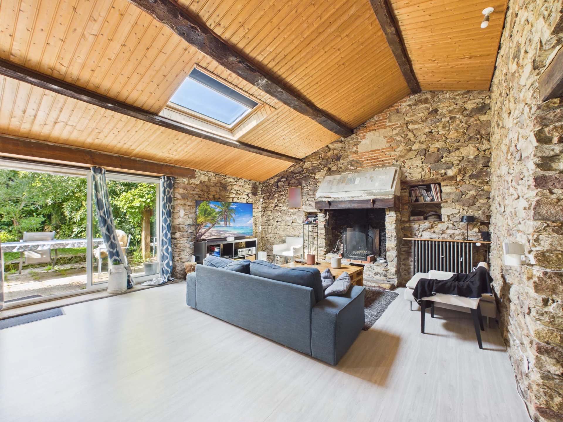 Maison de caractère 105 m² – 2 chambres + bureau/chambre d’enfant – Jardin – Vertou
