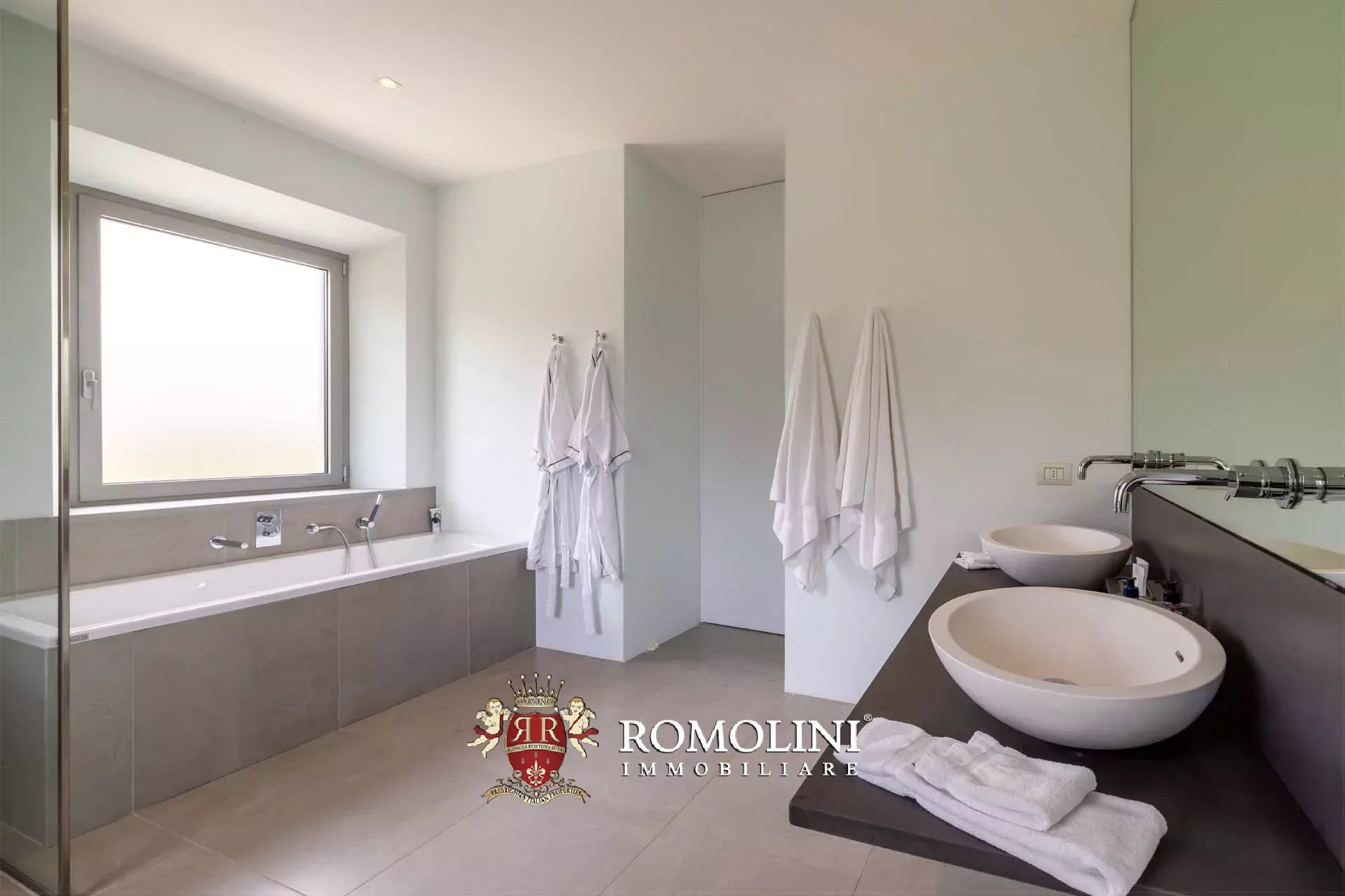 7 Bedroom Villa/Townhouse's Image 110