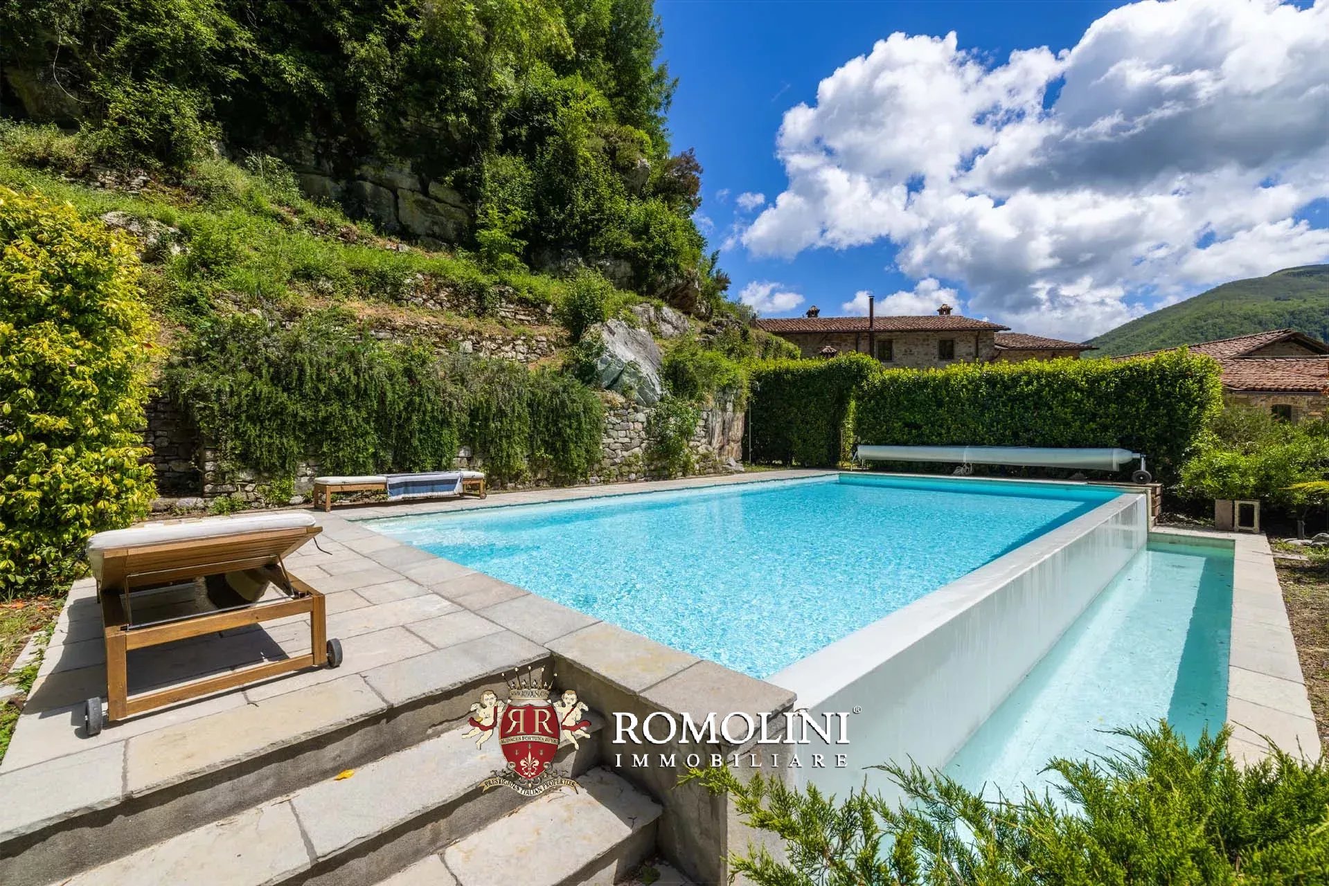 10 Bedroom Villa/Townhouse's Image 15