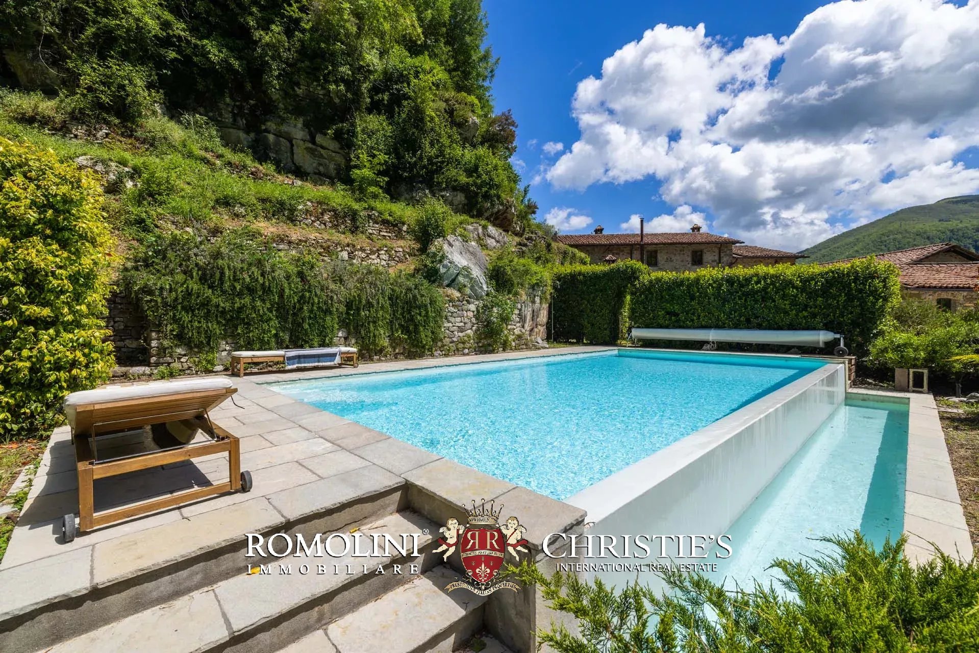 10 Bedroom Villa/Townhouse's Image 15