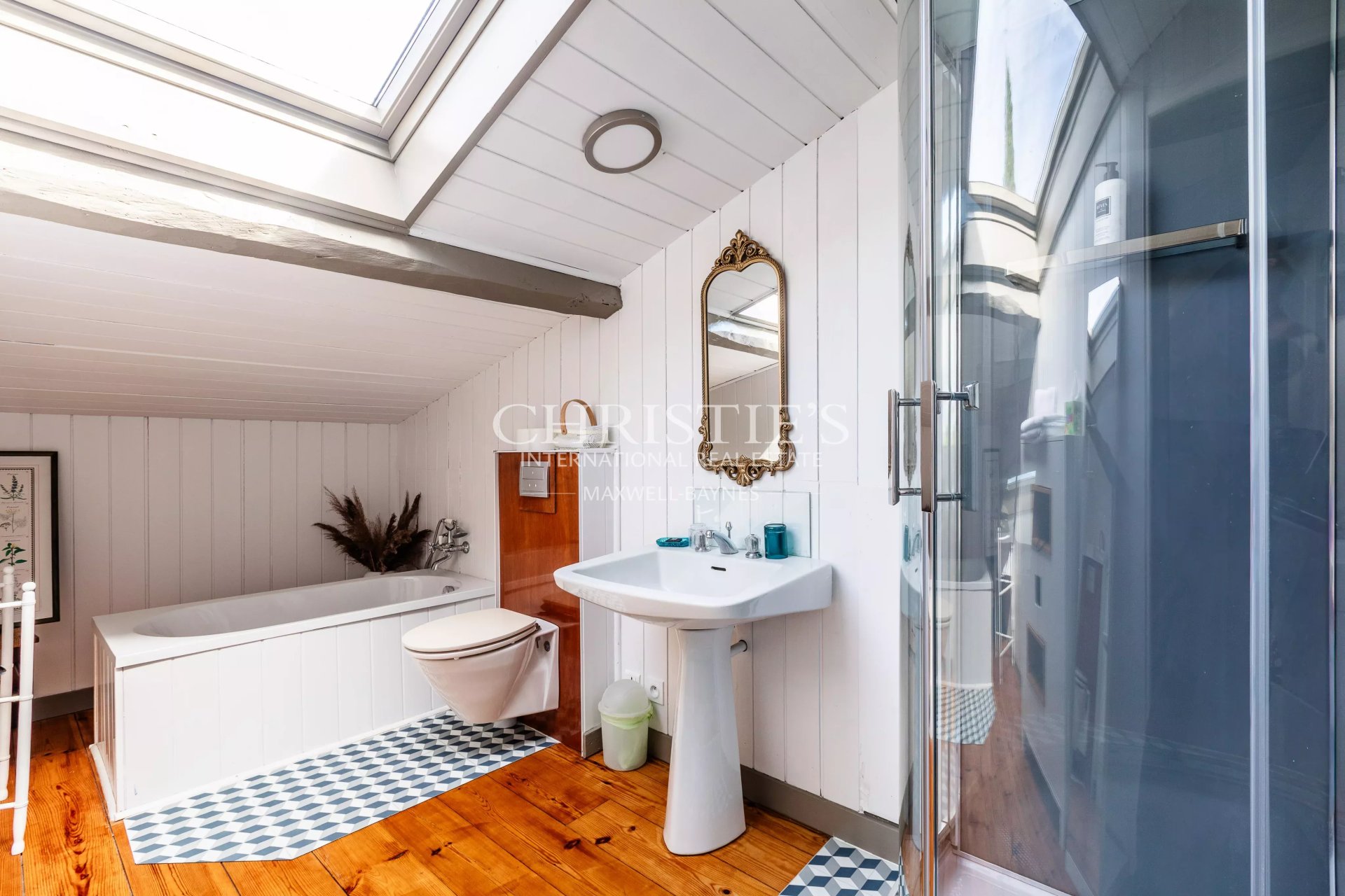 7 Bedroom Villa/Townhouse's Image 12