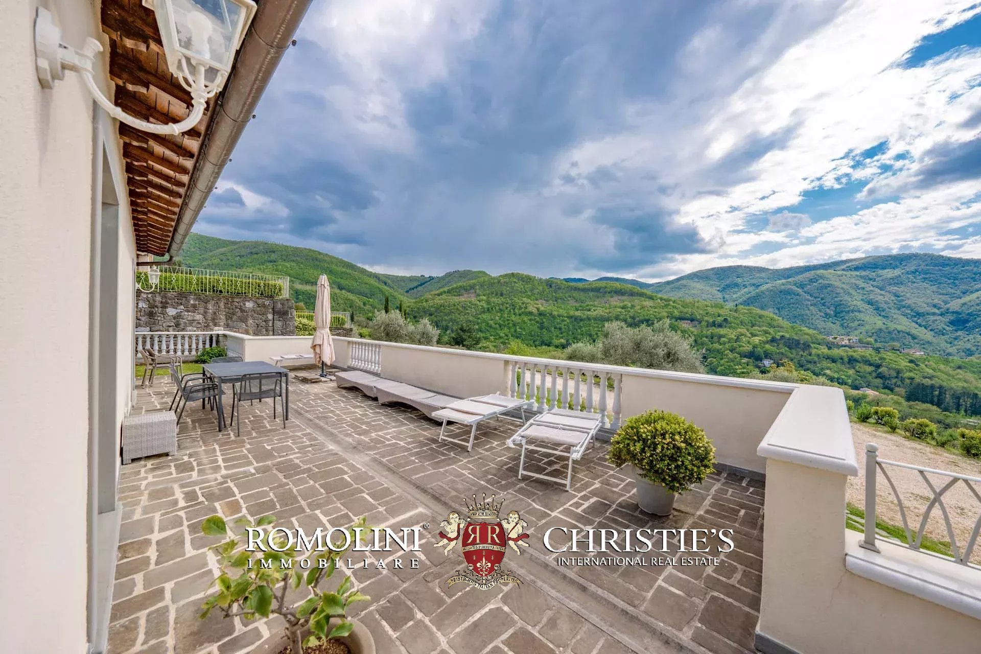 10 Bedroom Villa/Townhouse's Image 151