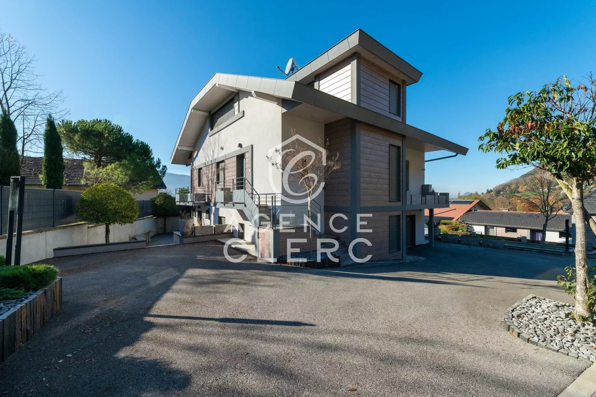 7 Bedroom Villa/Townhouse's Image 8
