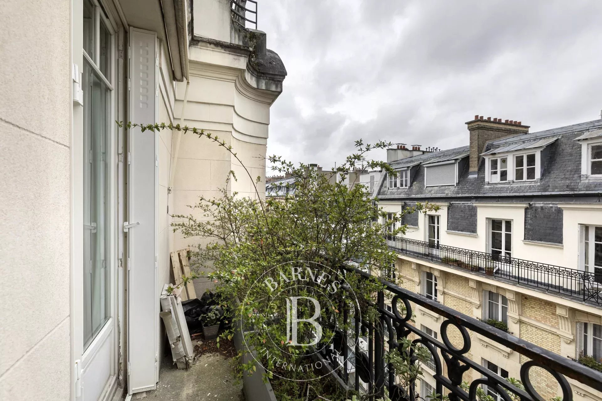 Neuilly - Argenson - Top floor - 4-5 bedroom apartment - Period charm - picture 33