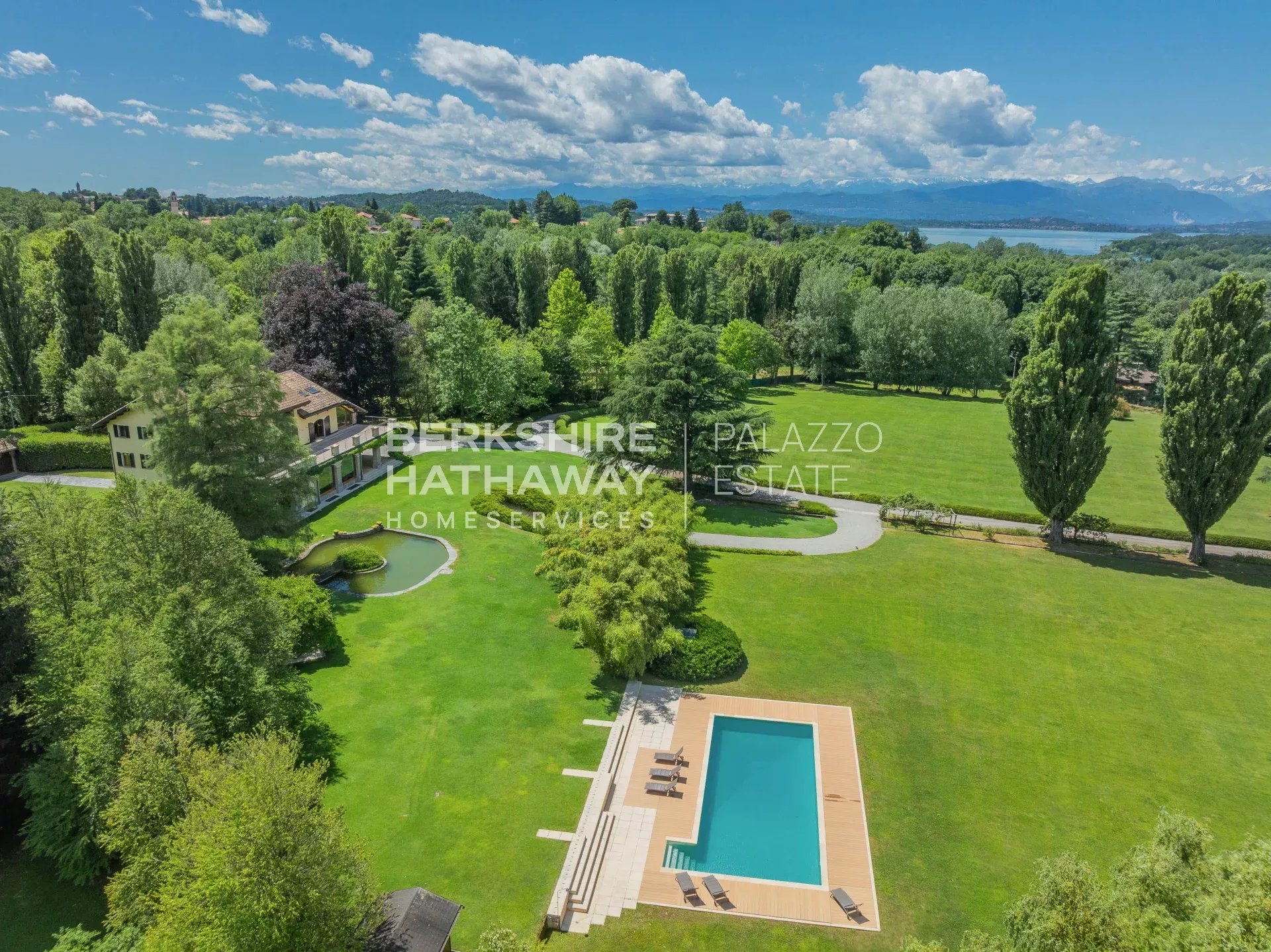 Raffinata Villa Storica Restaurata con Vista sulle Prealpi, a pochi minuti da Varese