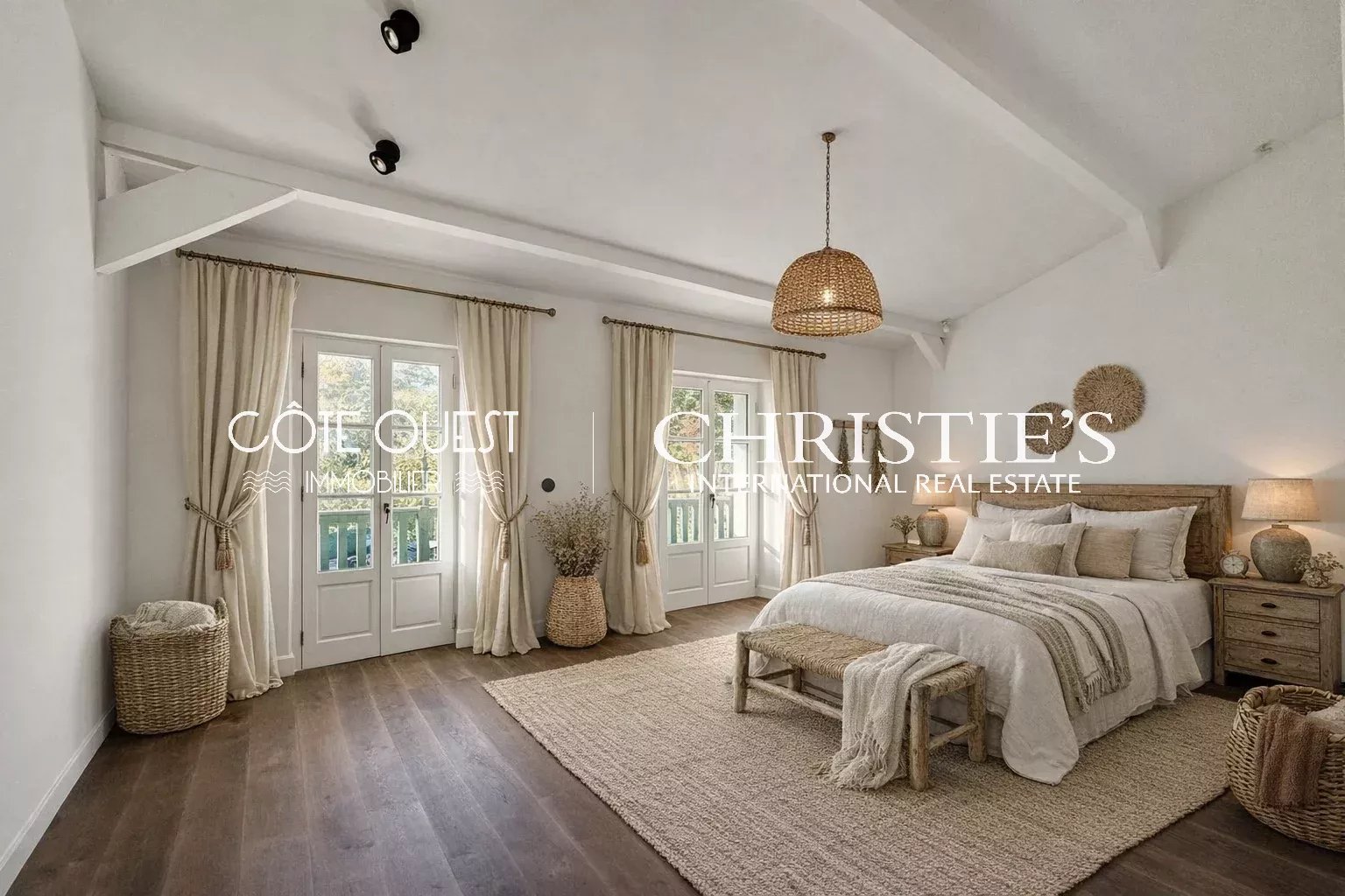 6 Bedroom Villa/Townhouse's Image 9
