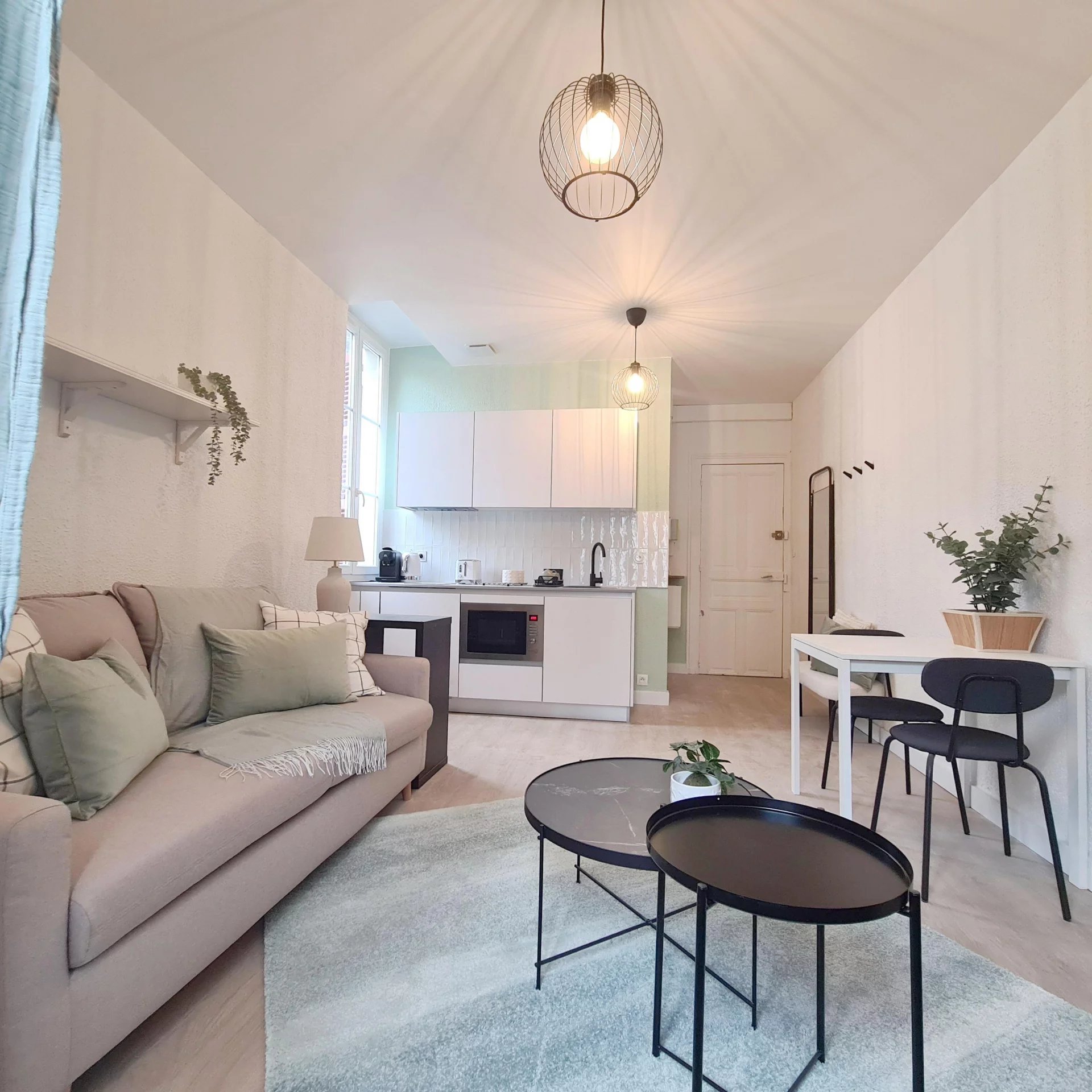 Centre-ville PAU - Studio rénové et meublé