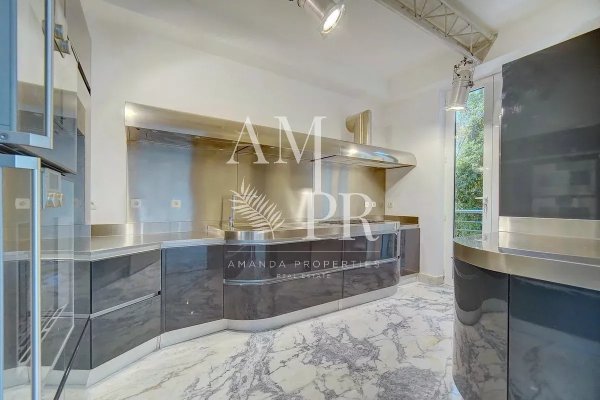 BOURGEOIS VILLA COMPLETELY RENOVATED TOP OF THE RANGE. — photo 3