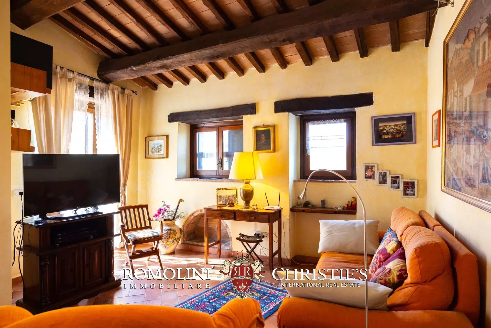 6 Bedroom Villa/Townhouse's Image 34