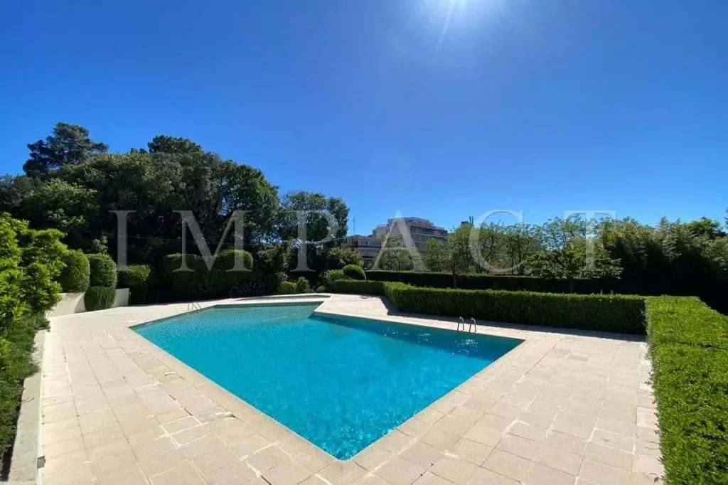 Juan-les-Pins – Stunning Garden-Level Apartment for Sale in a Prestigious Residence