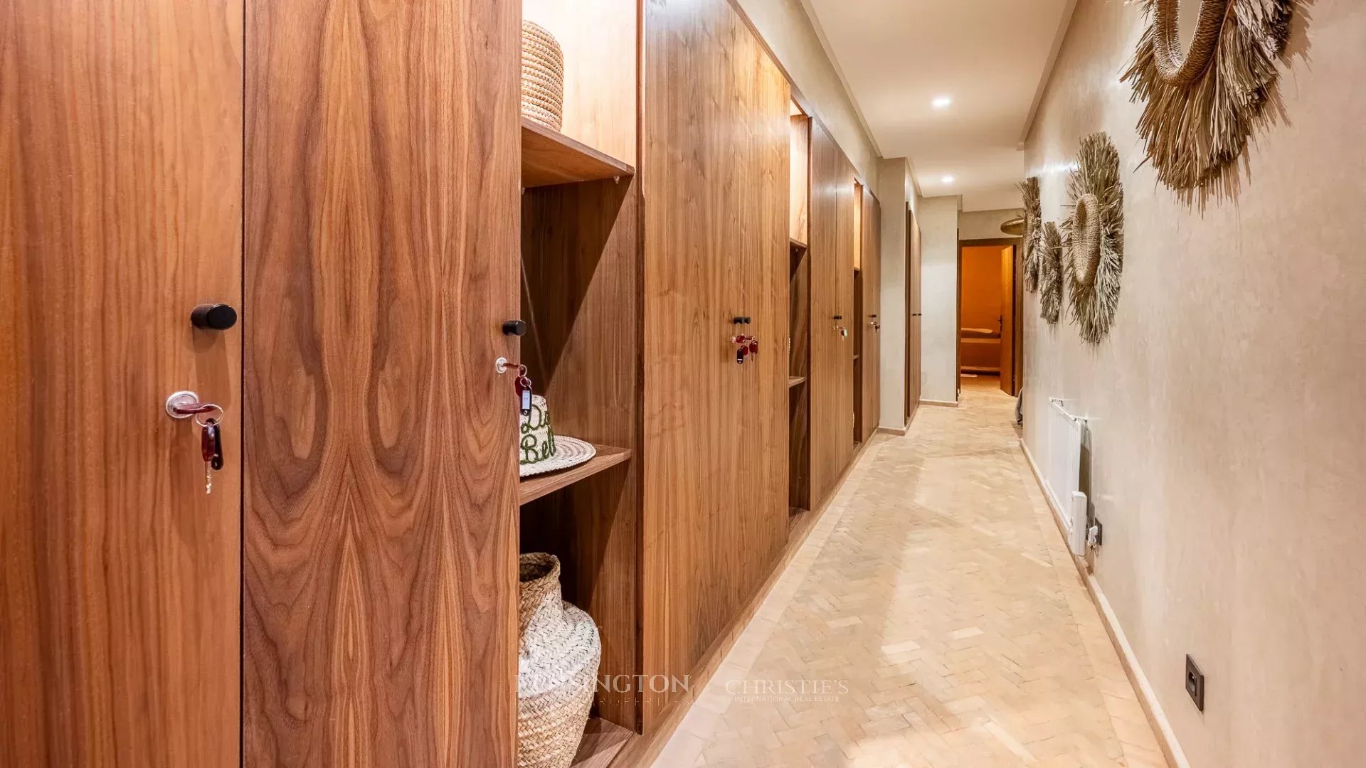 6 Bedroom Villa/Townhouse's Image 36