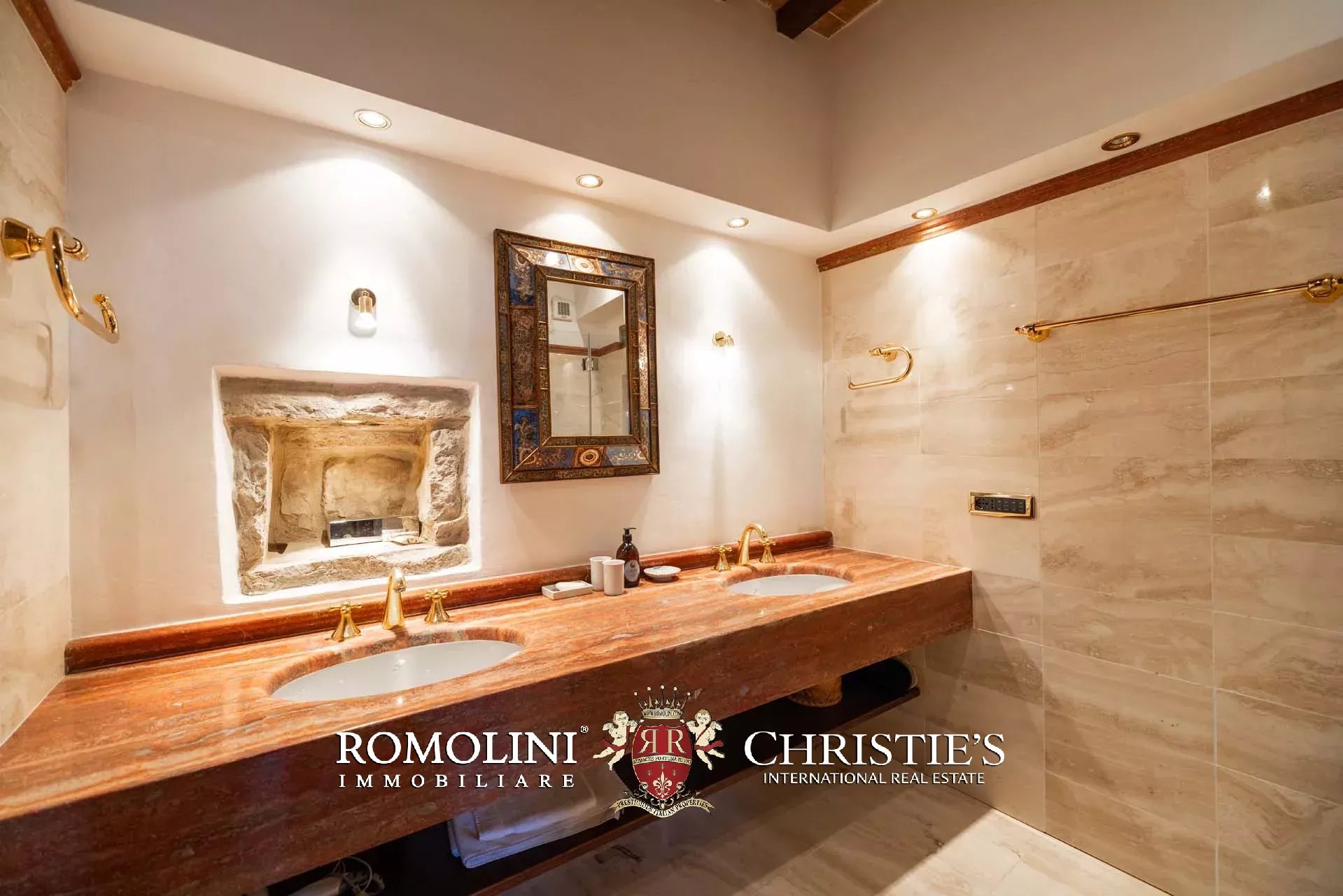 10 Bedroom Villa/Townhouse's Image 87