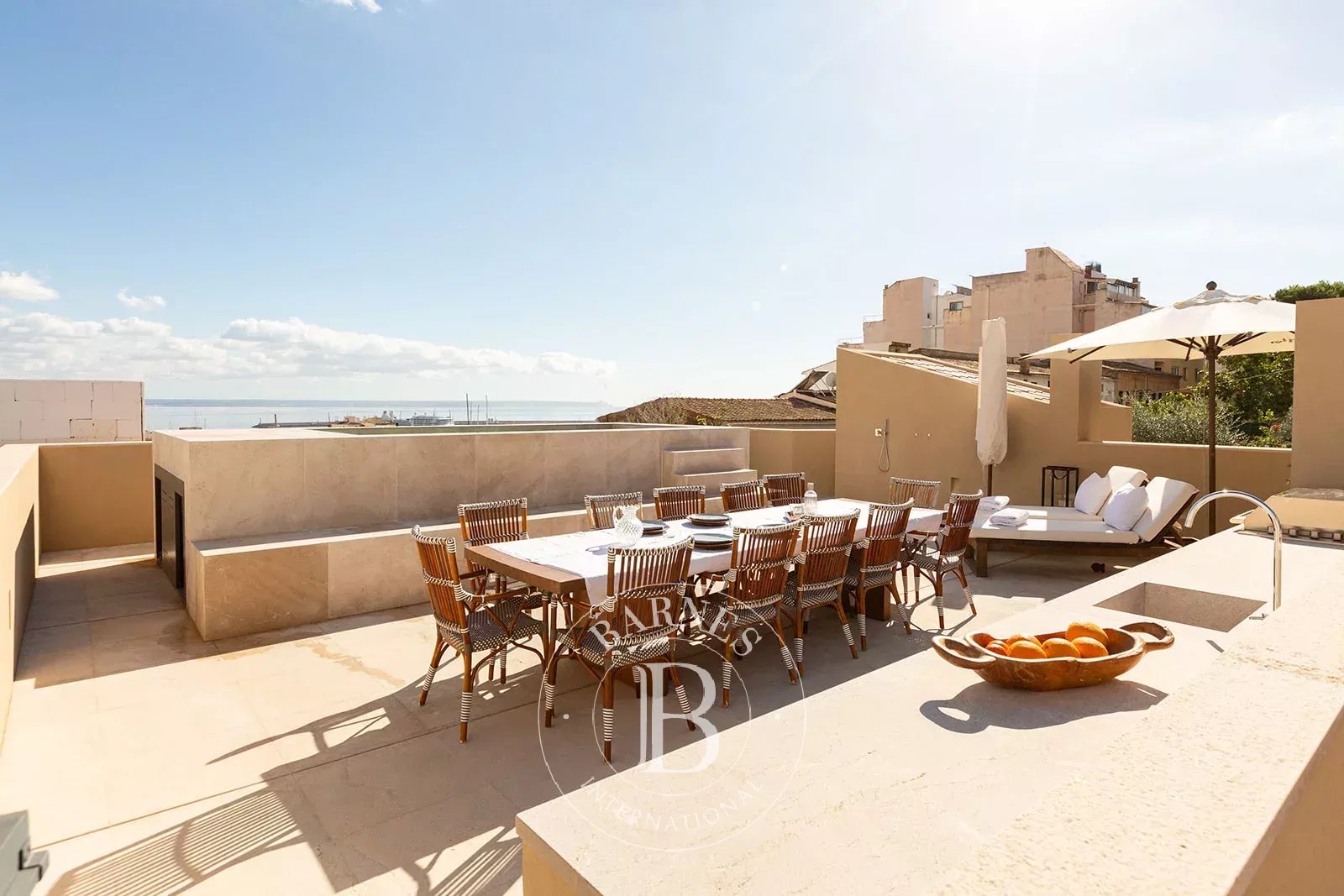 Modern Five-Bedroom Home with Rooftop Pool in El Terreno