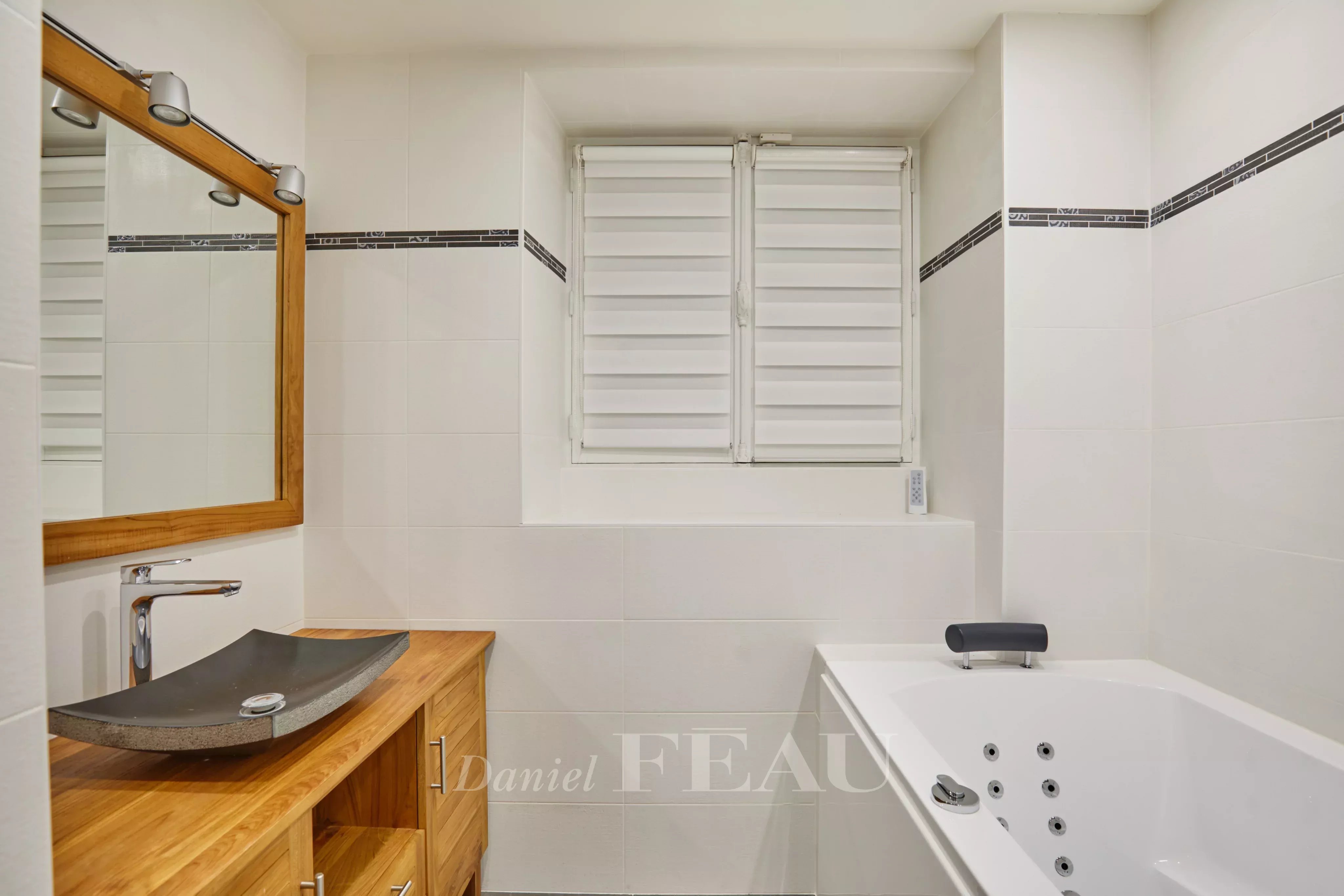 Sale Apartment Paris 15th
