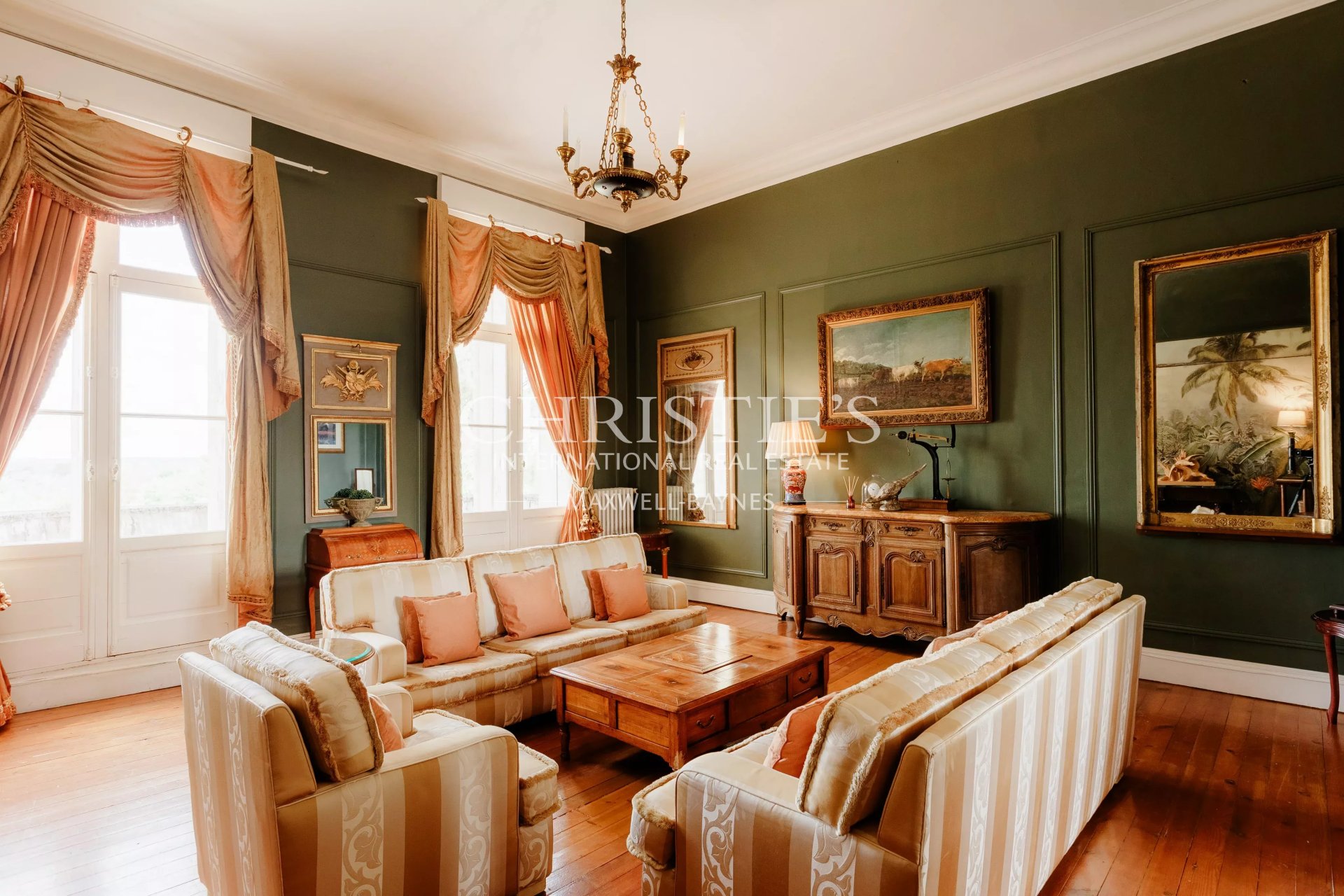 53 Bedroom Chateau's Image 18
