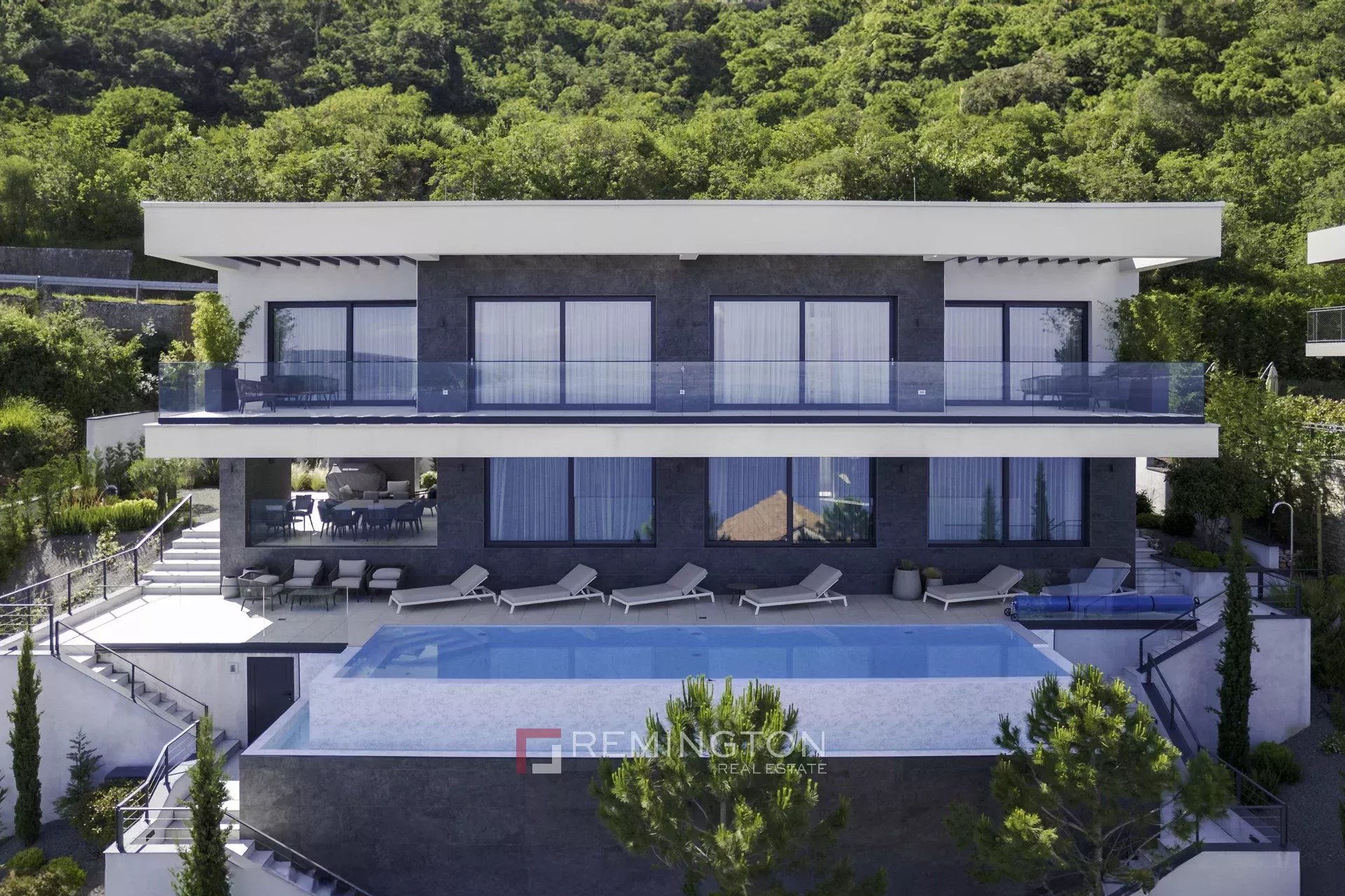 4 Bedroom Villa/Townhouse's Image 13