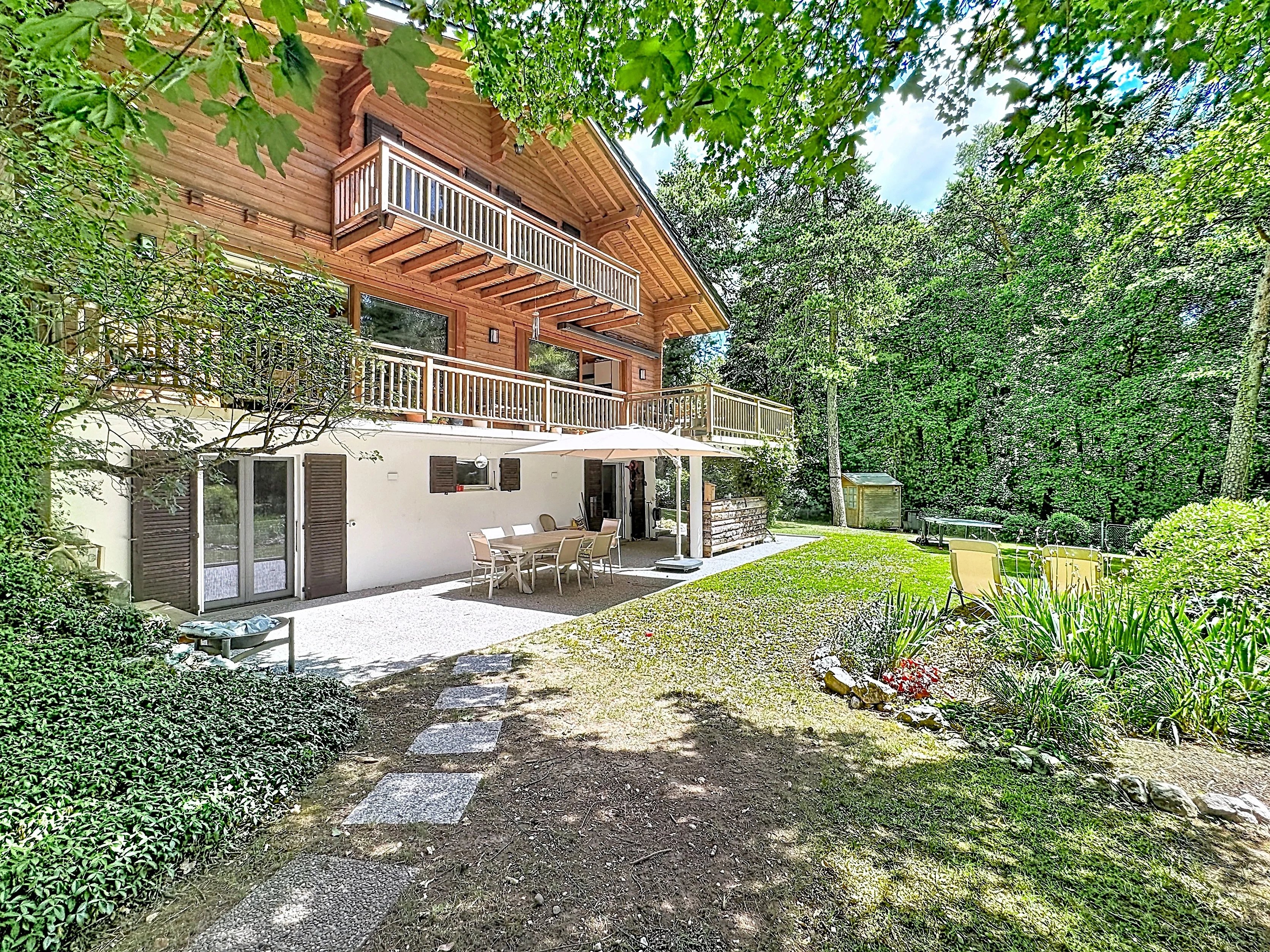 Magnifique villa rénovée avec jardin paysager