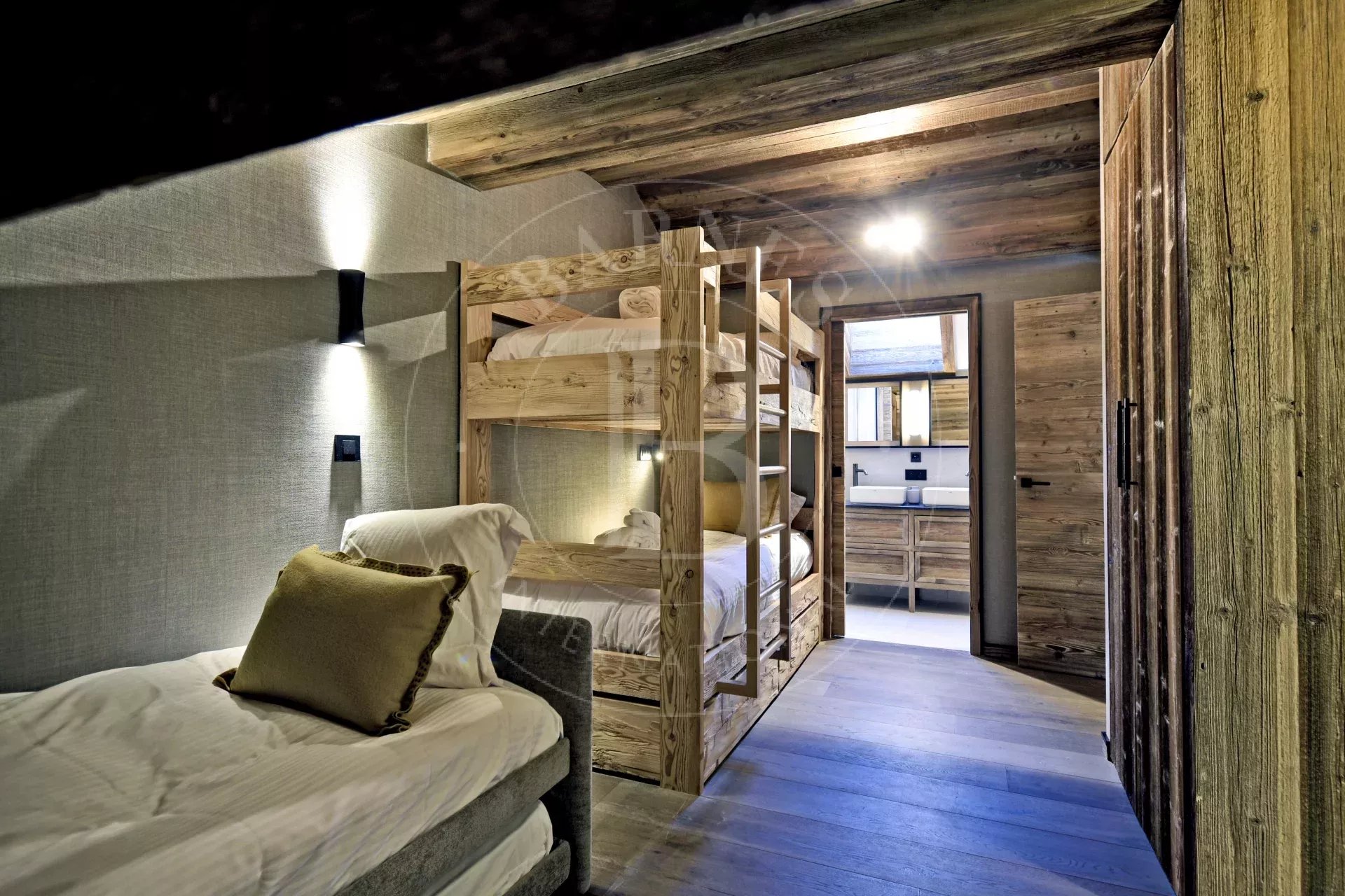 Méribel Superb 4-bedroom duplex apartment at Rond Point des Pistes