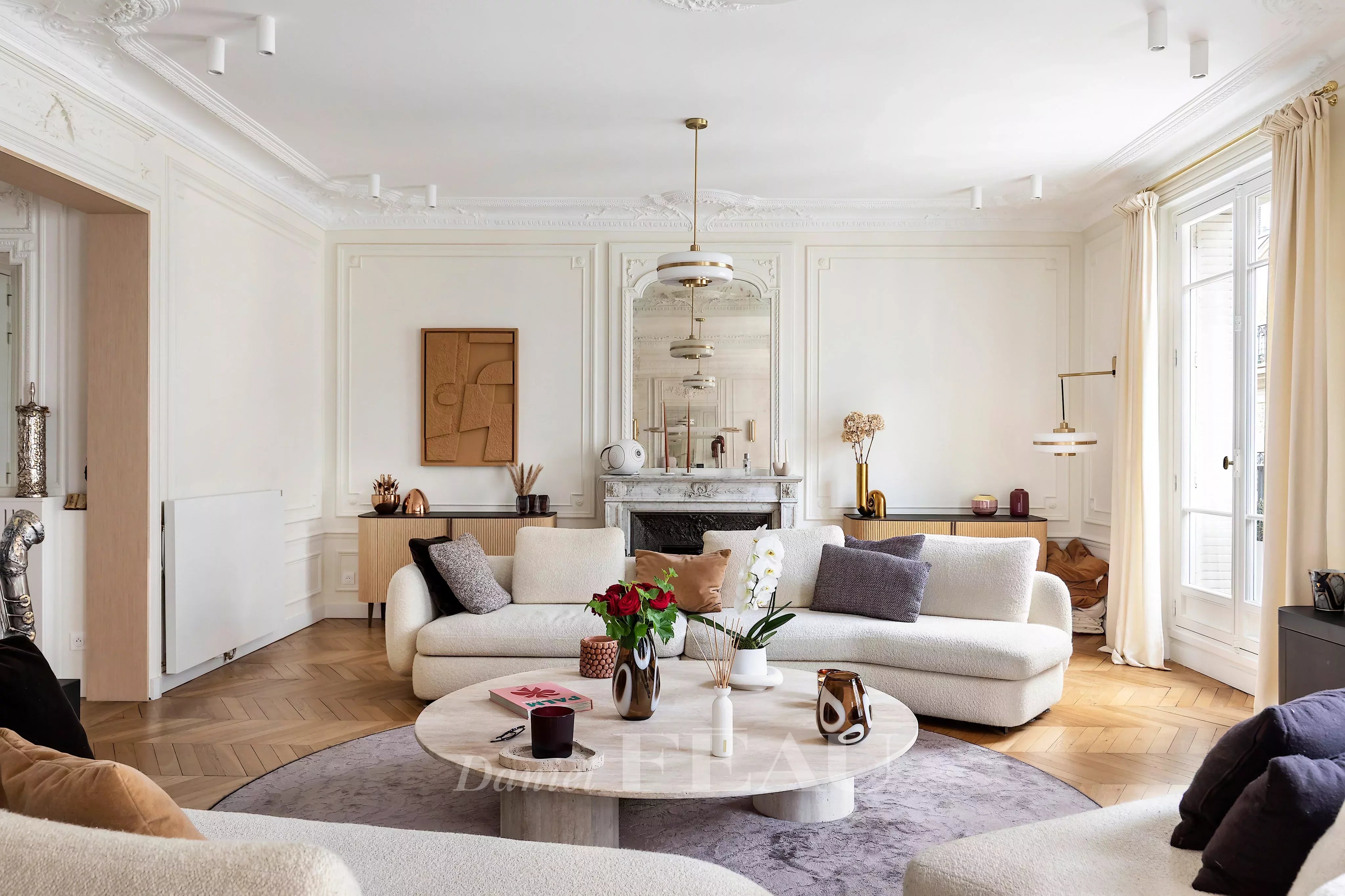 Neuilly-sur-Seine  -  A renovated 4-bed apartment