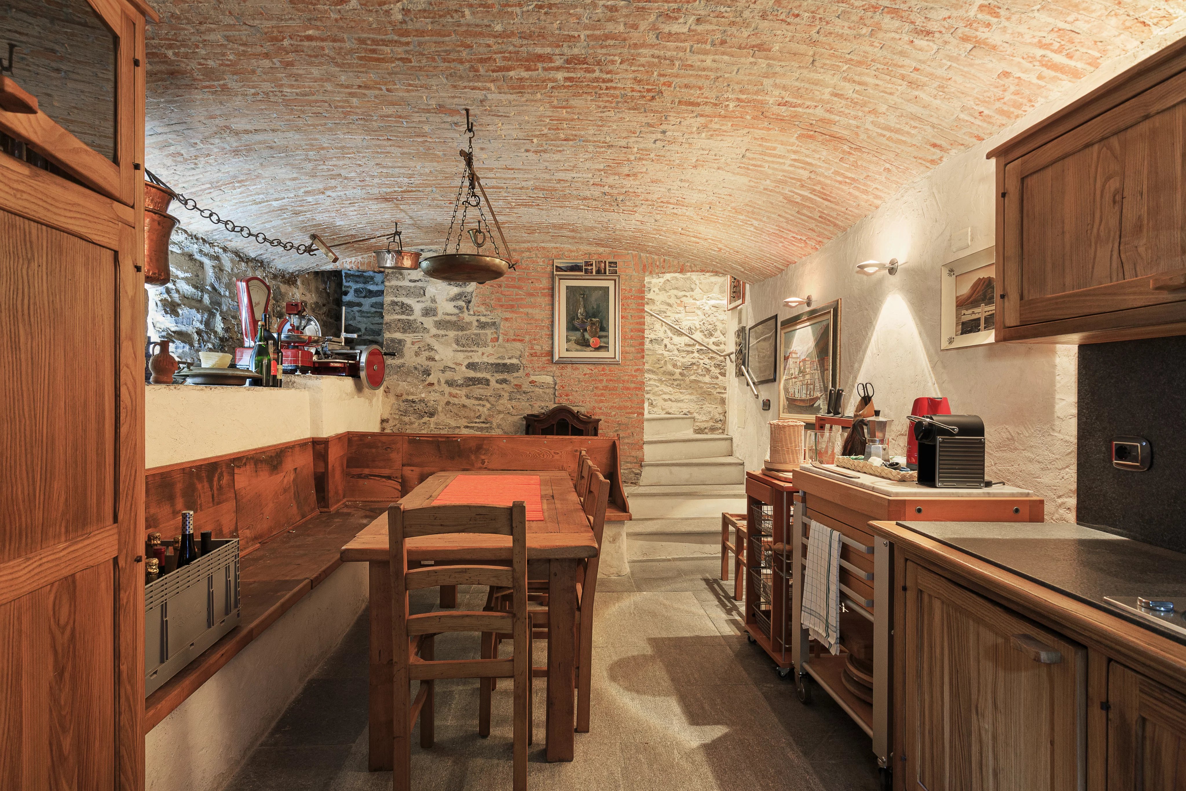 Rustic house in the historic center of Brienno - picture 13