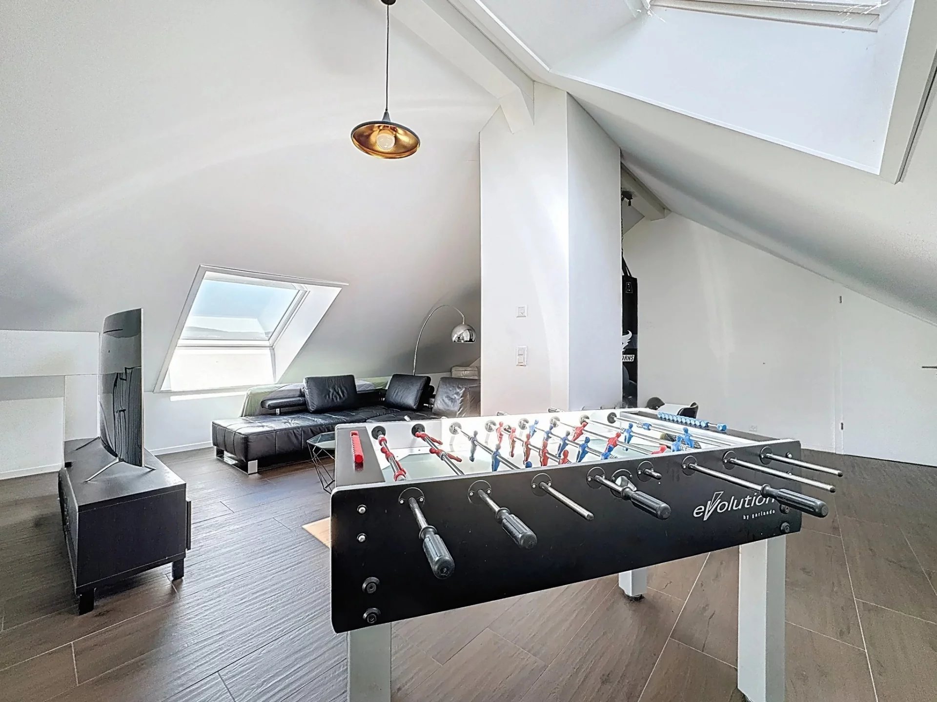 Attique avec balcon-terrasse