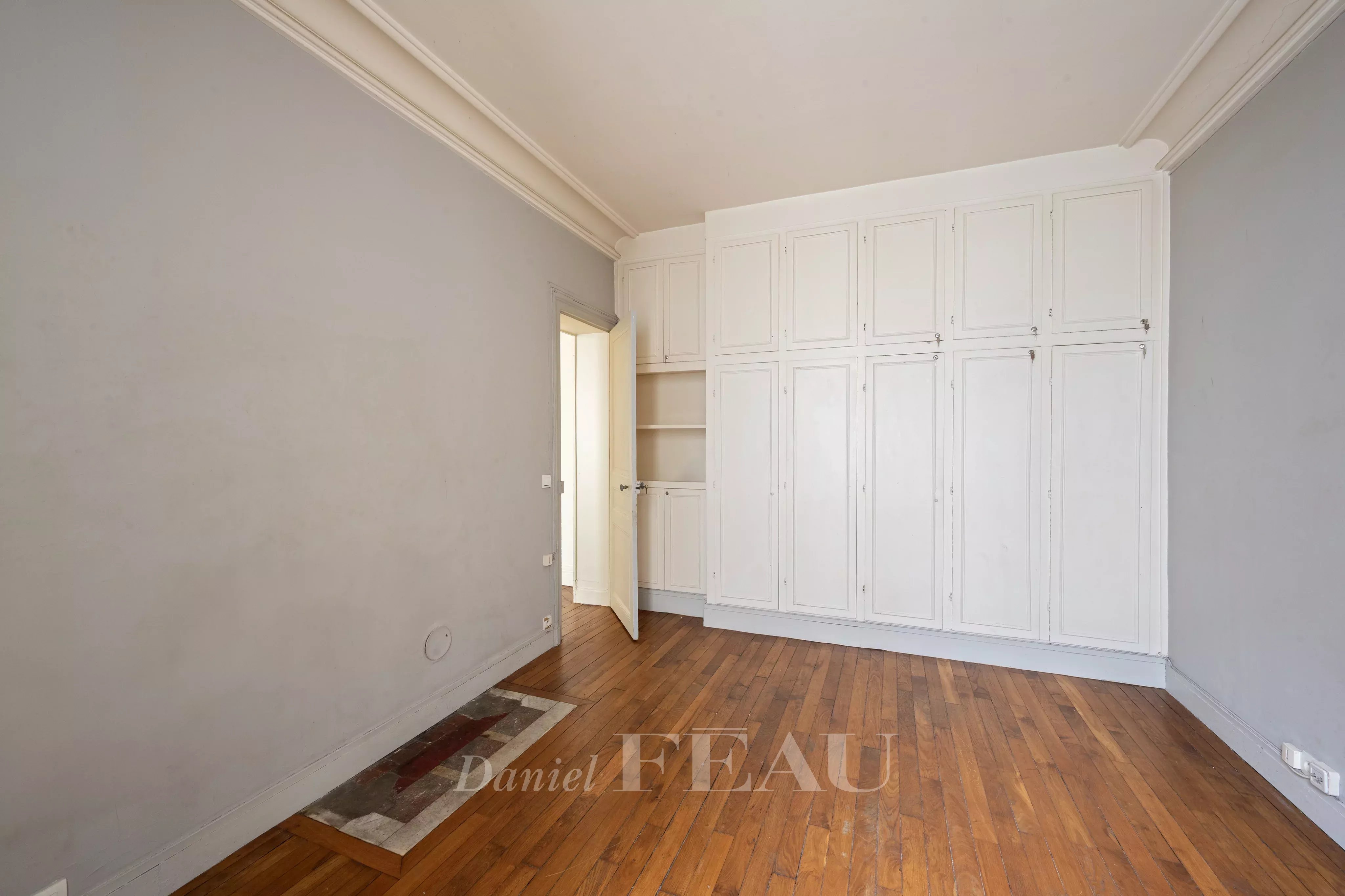 Sale Apartment Paris 9th