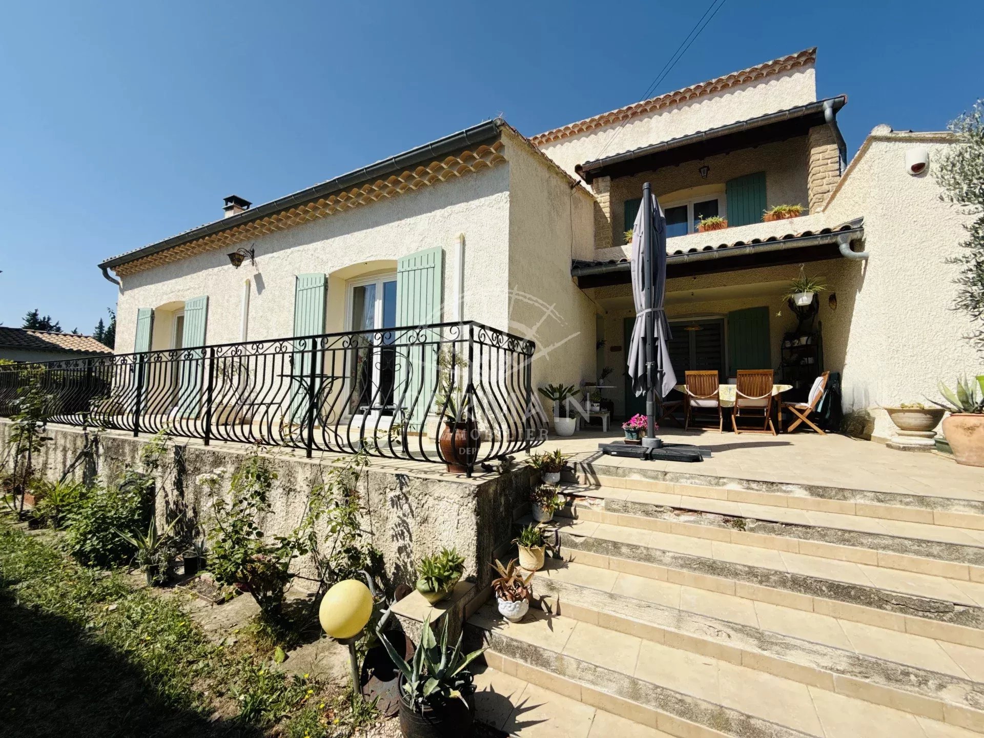 Agence immobilière de 