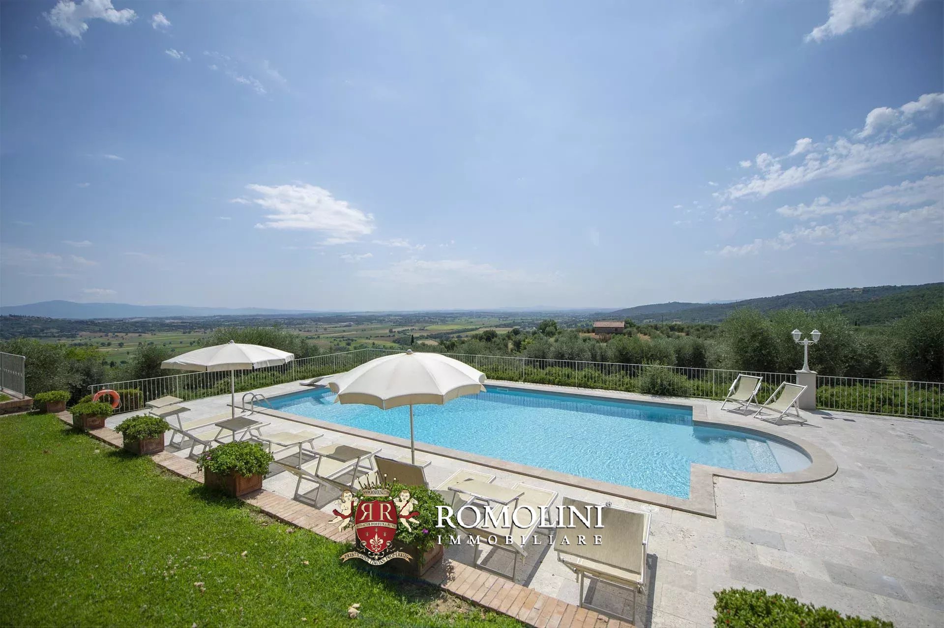 6 Bedroom Villa/Townhouse's Image 22