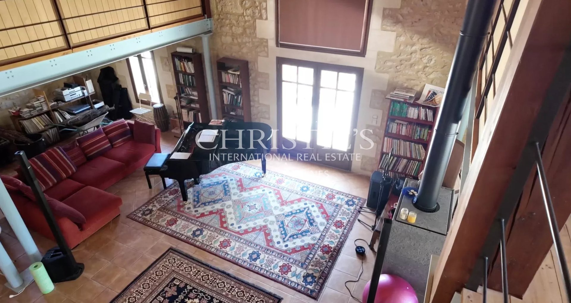 3 Bedroom Vineyard's Image 4