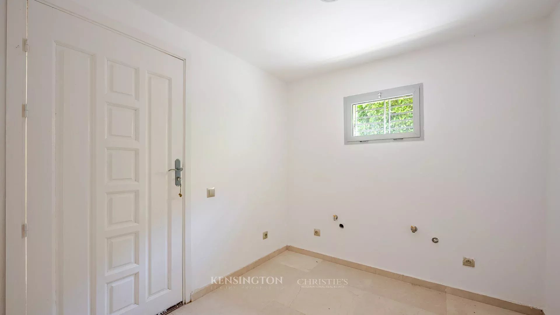 4 Bedroom Villa/Townhouse's Image 14