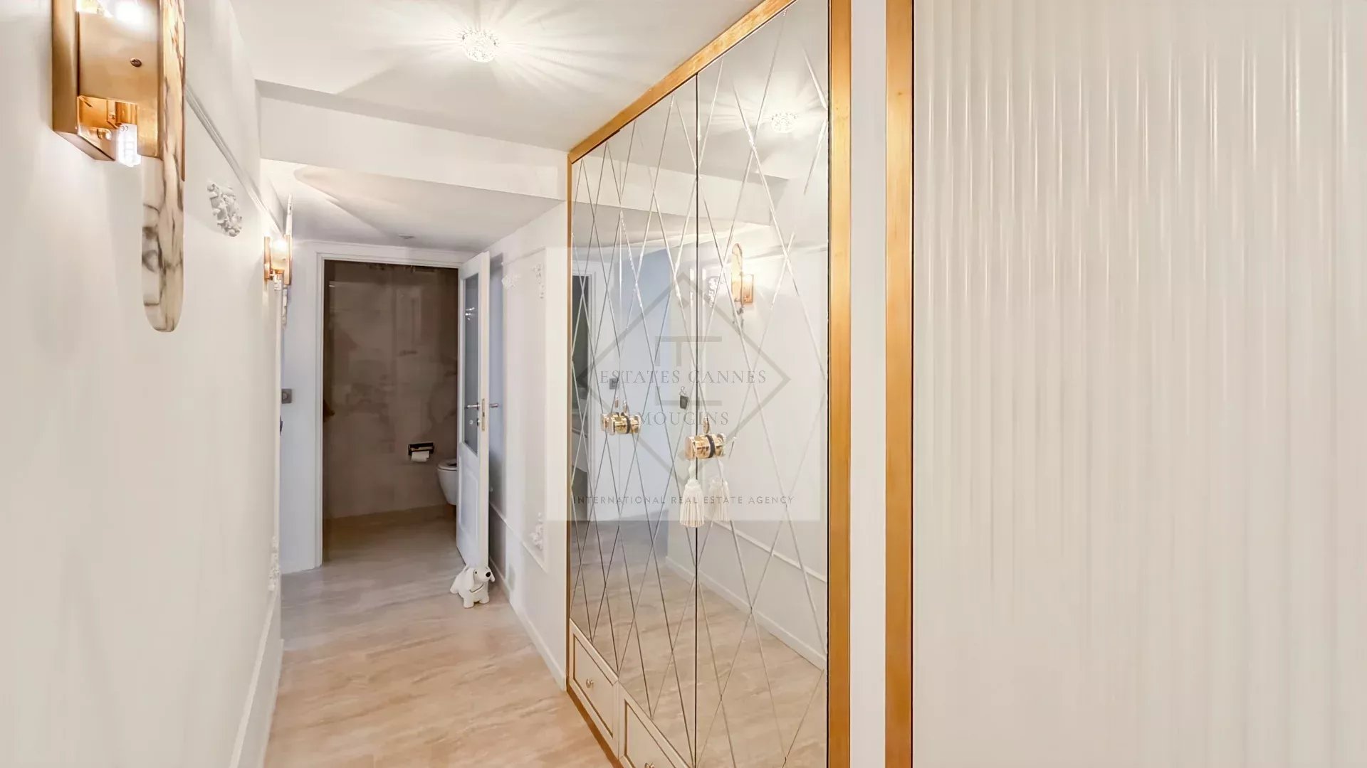 Bien rare — Appartement rénové proche du Palais des Festivals — photo 16