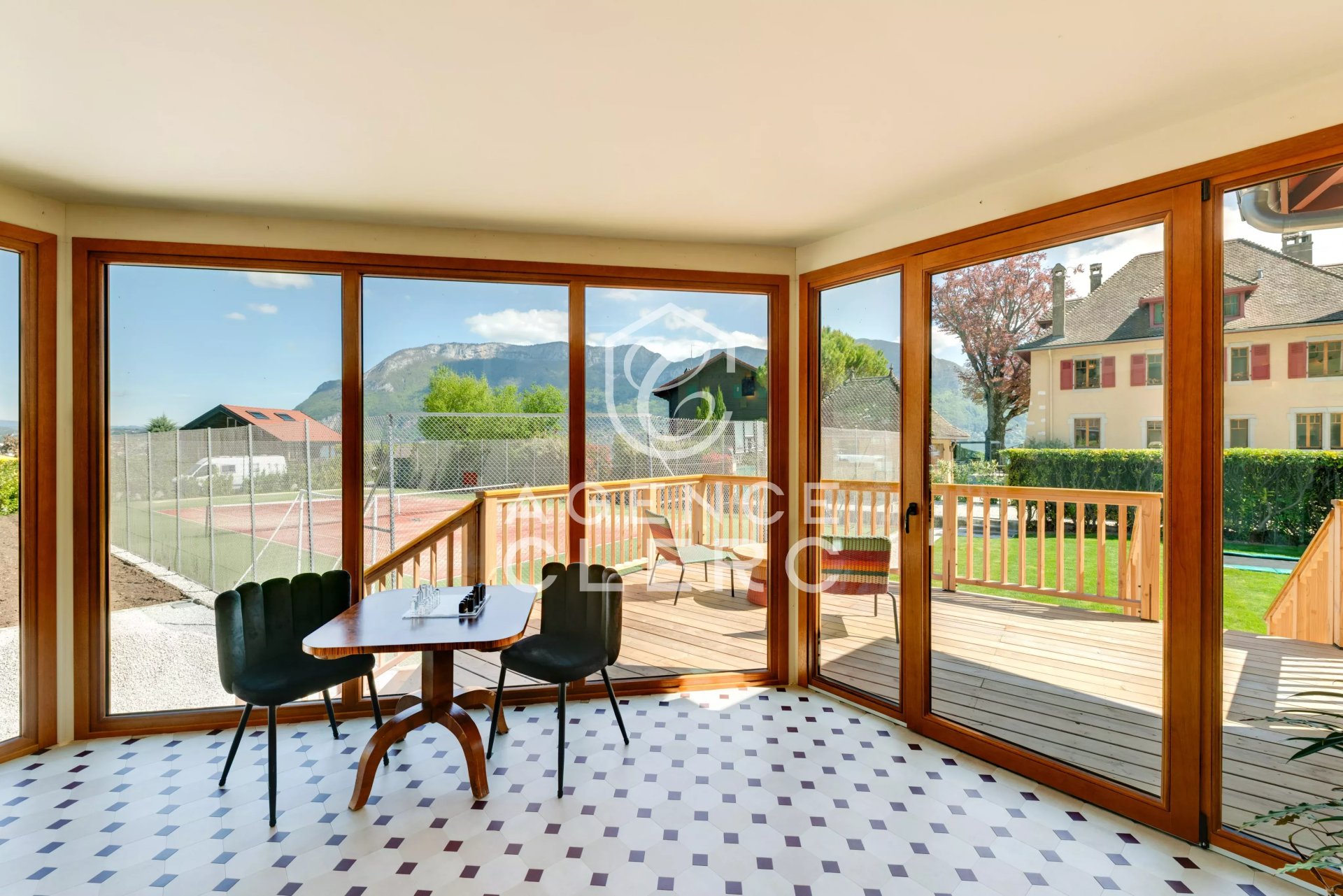 10 Bedroom Villa/Townhouse's Image 24
