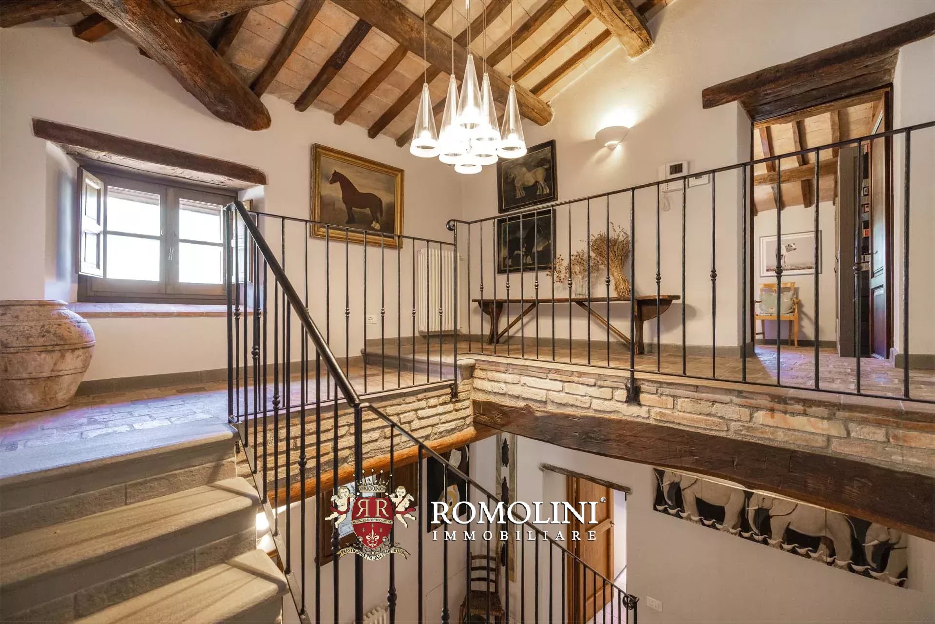 SANIERTER WEILER MIT SEEBLICK ZU VERKAUFEN IN ANGHIARI, TOSKANA