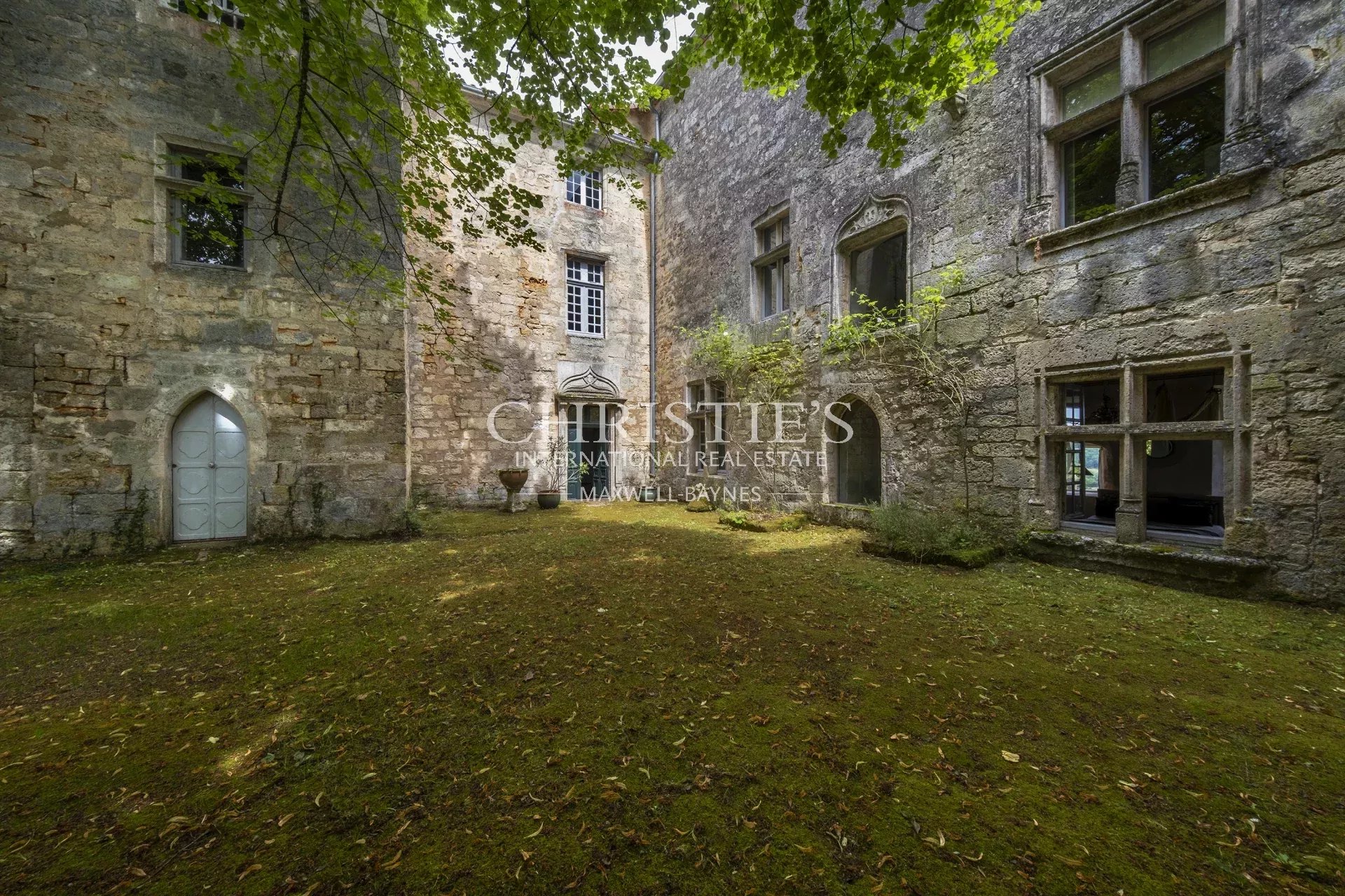 7 Bedroom Chateau's Image 33