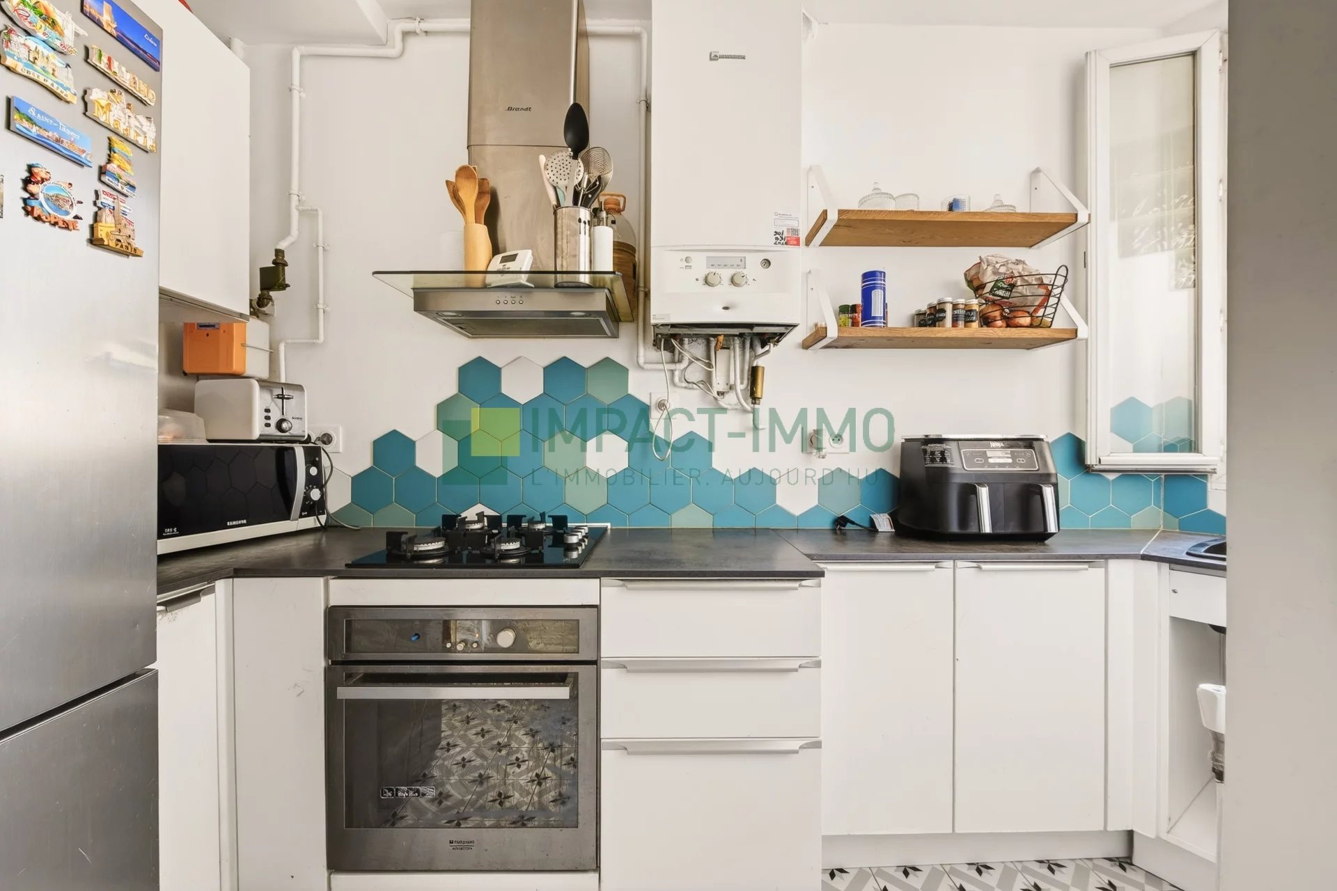 2 PIECES EN TRES BON ETAT A CLICHY -