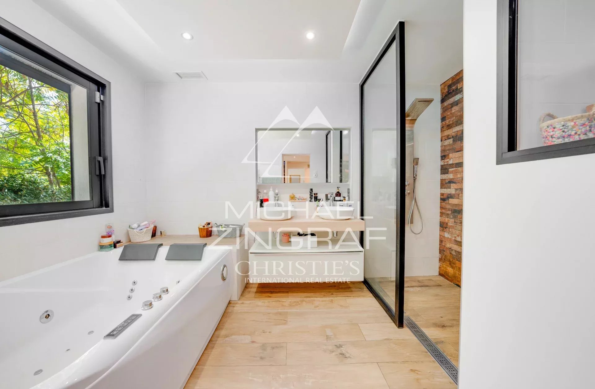 4 Bedroom Villa/Townhouse's Image 7