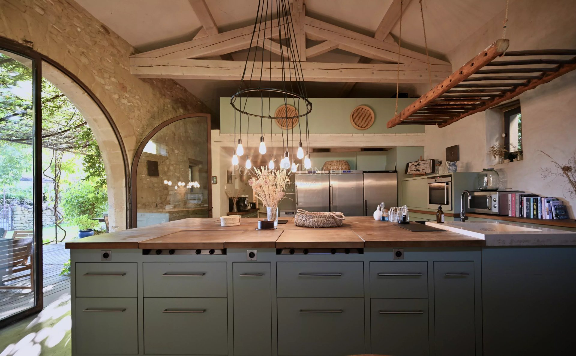 7 Bedroom Villa/Townhouse's Image 5