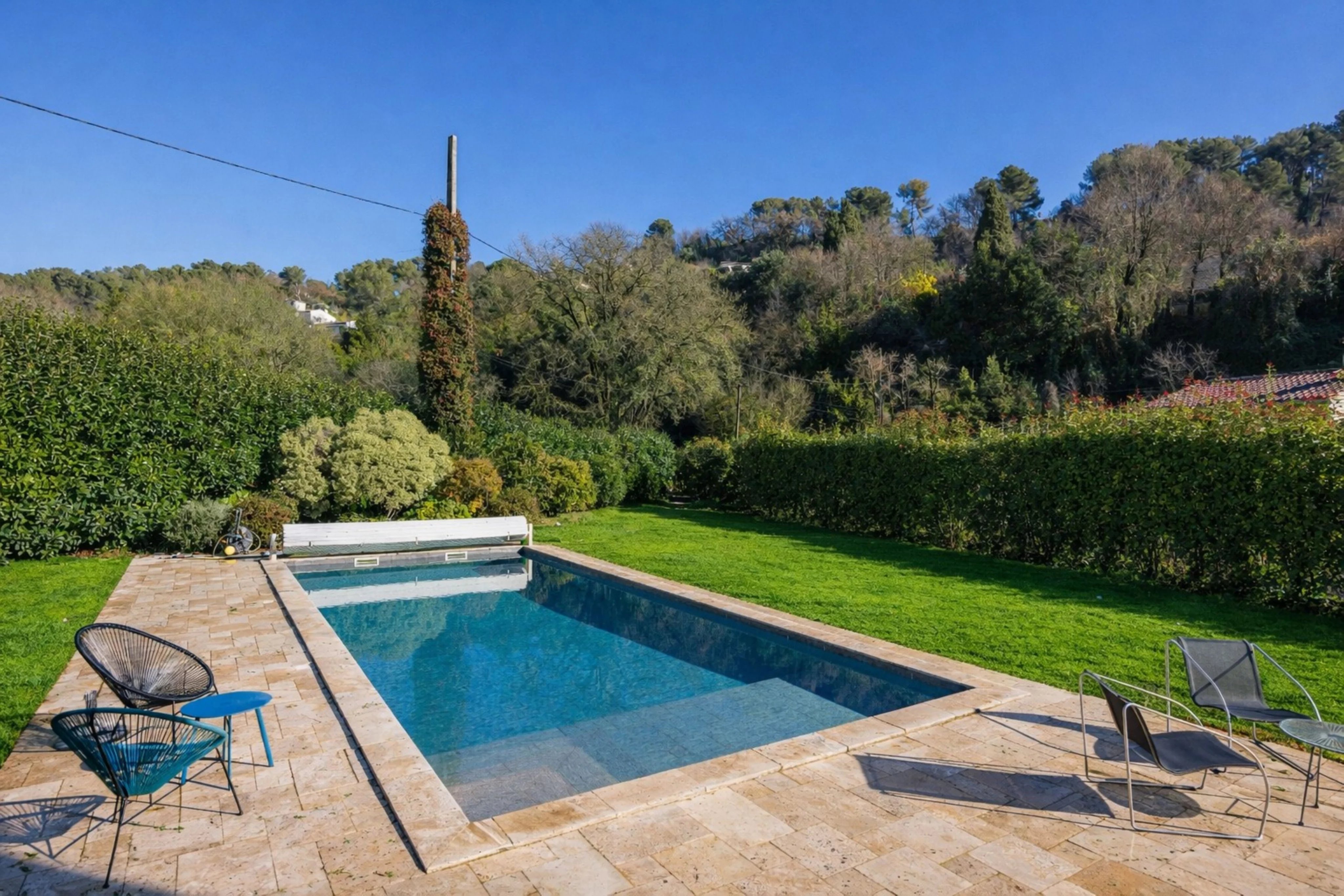 Villa contemporaine rénovée au calme à Saint-Paul-de-Vence