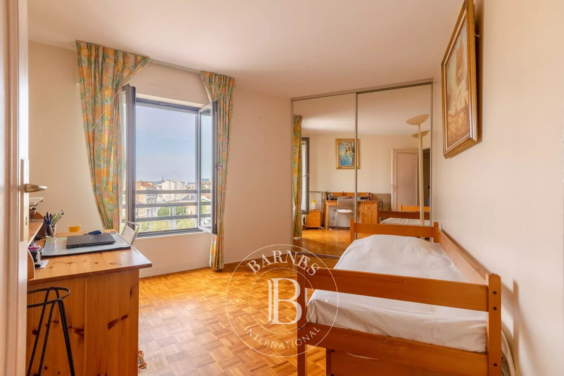 Daire Vanves - picture 10