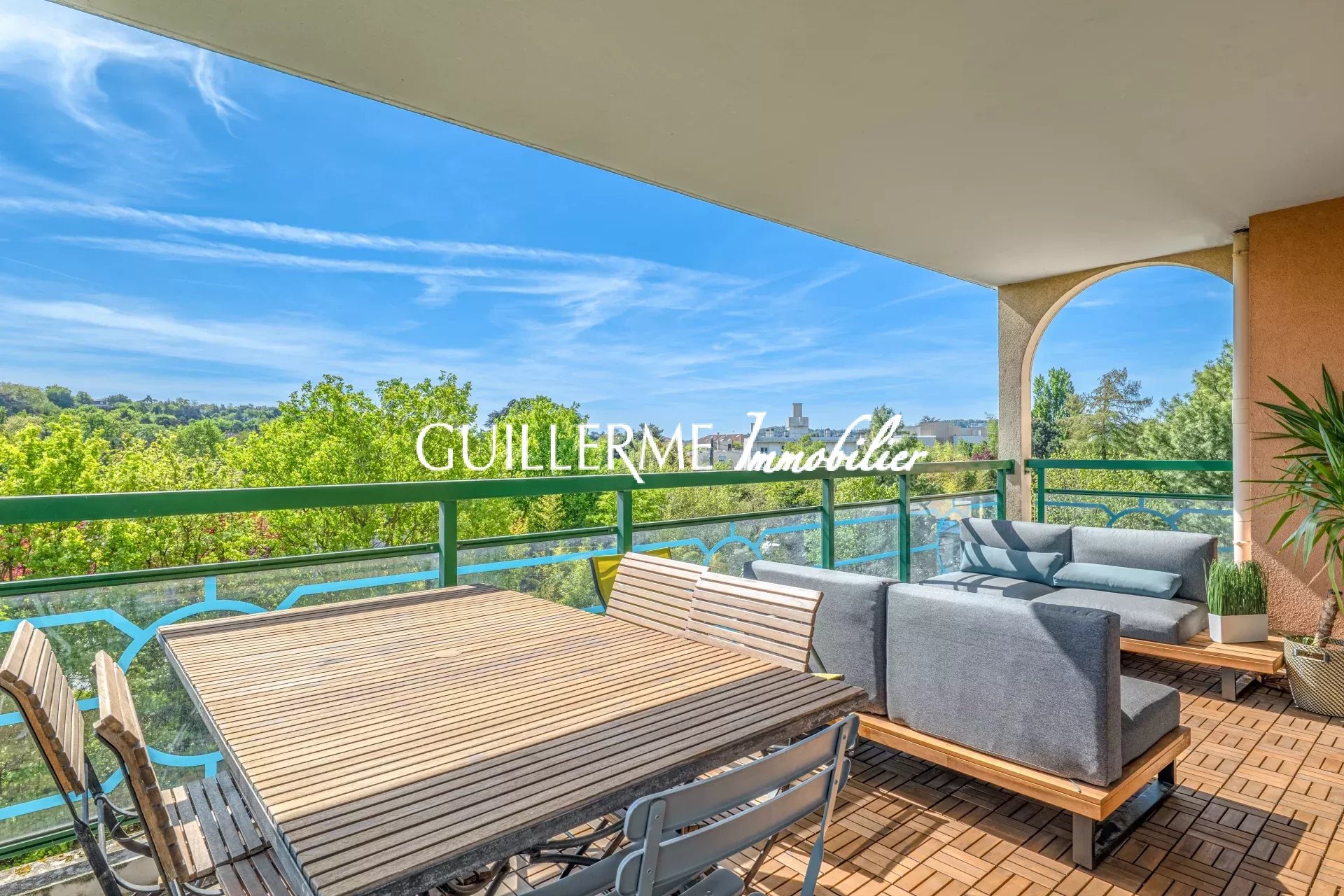 Agence immobilière de 