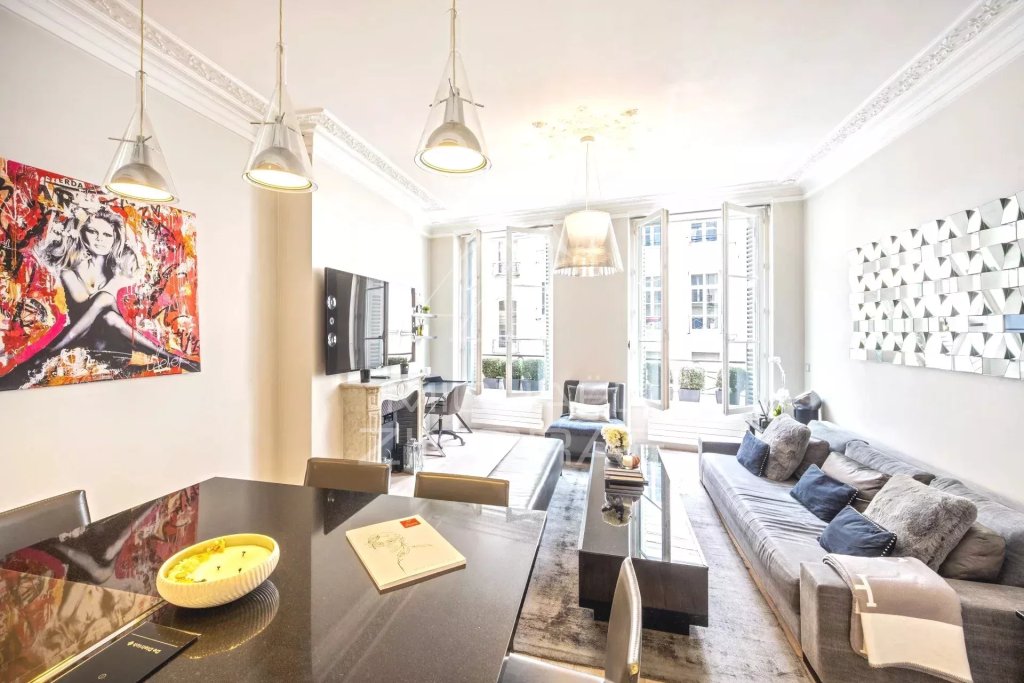 Apartment for sale in Paris 1er — Exclusive Michaël Zingraf - 1st arrondissement  - 2 rooms