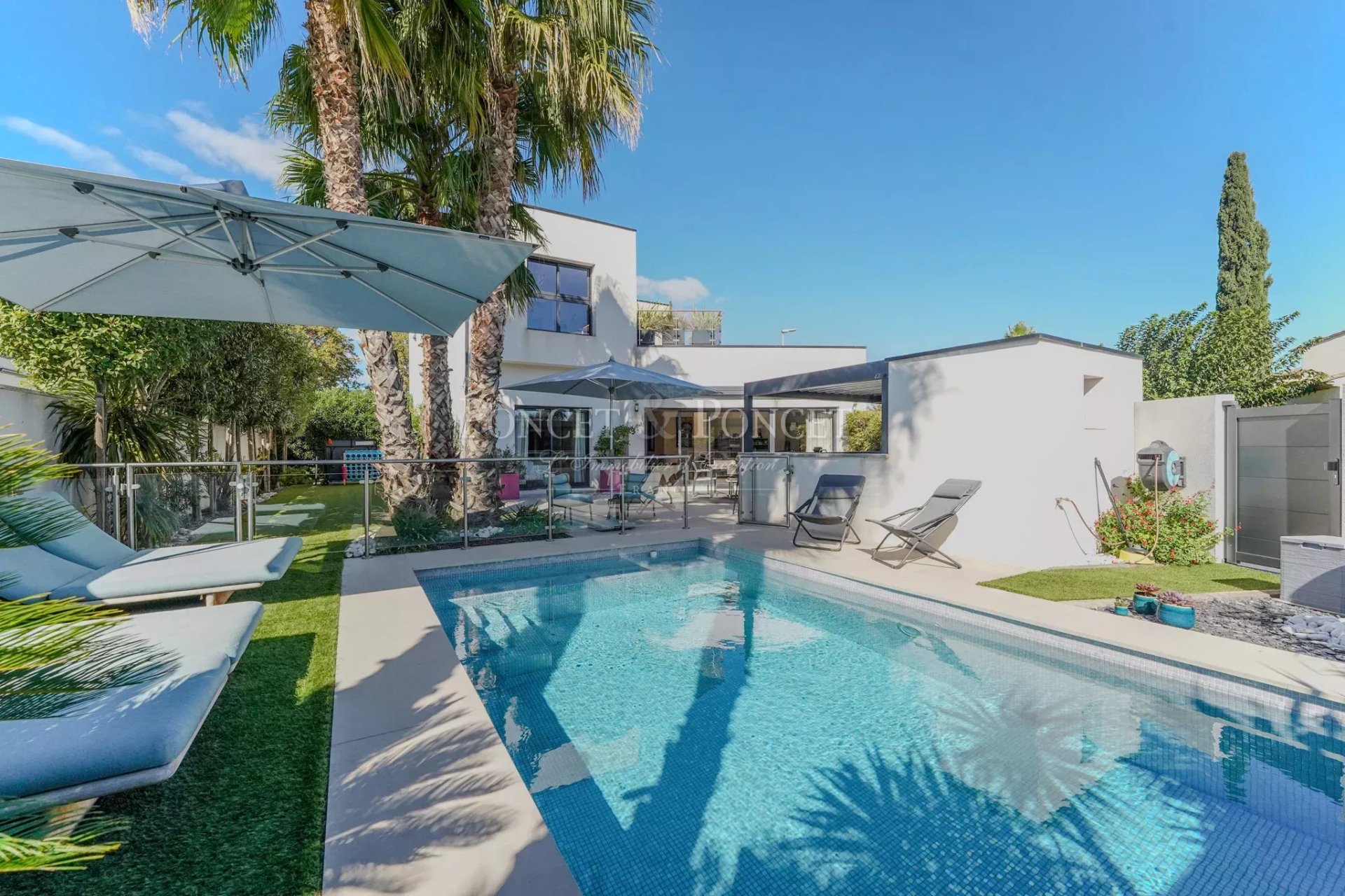 5 Bedroom Villa/Townhouse's Image 8