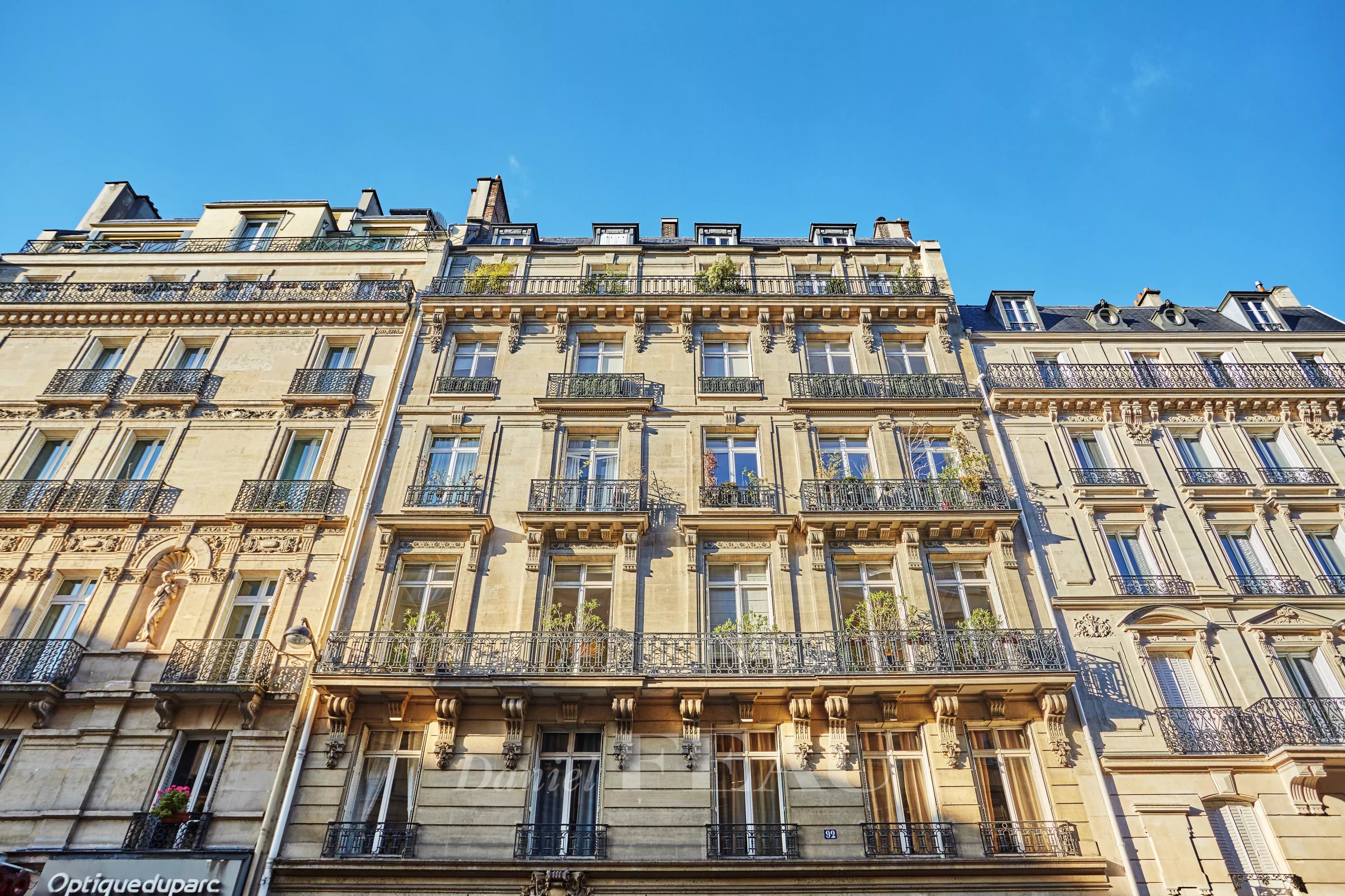 Façade en pierre de taille