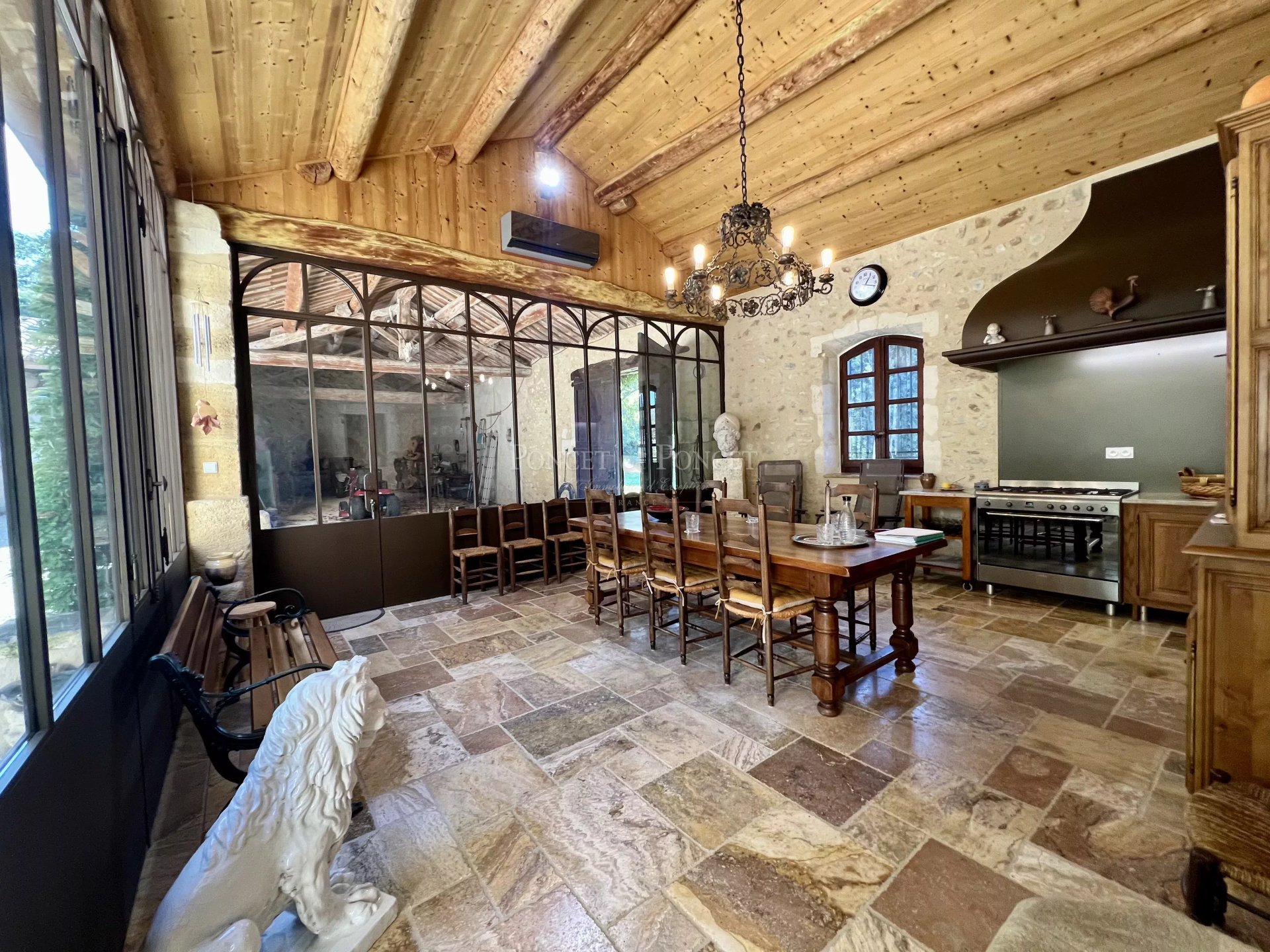 5 Bedroom Villa/Townhouse's Image 24