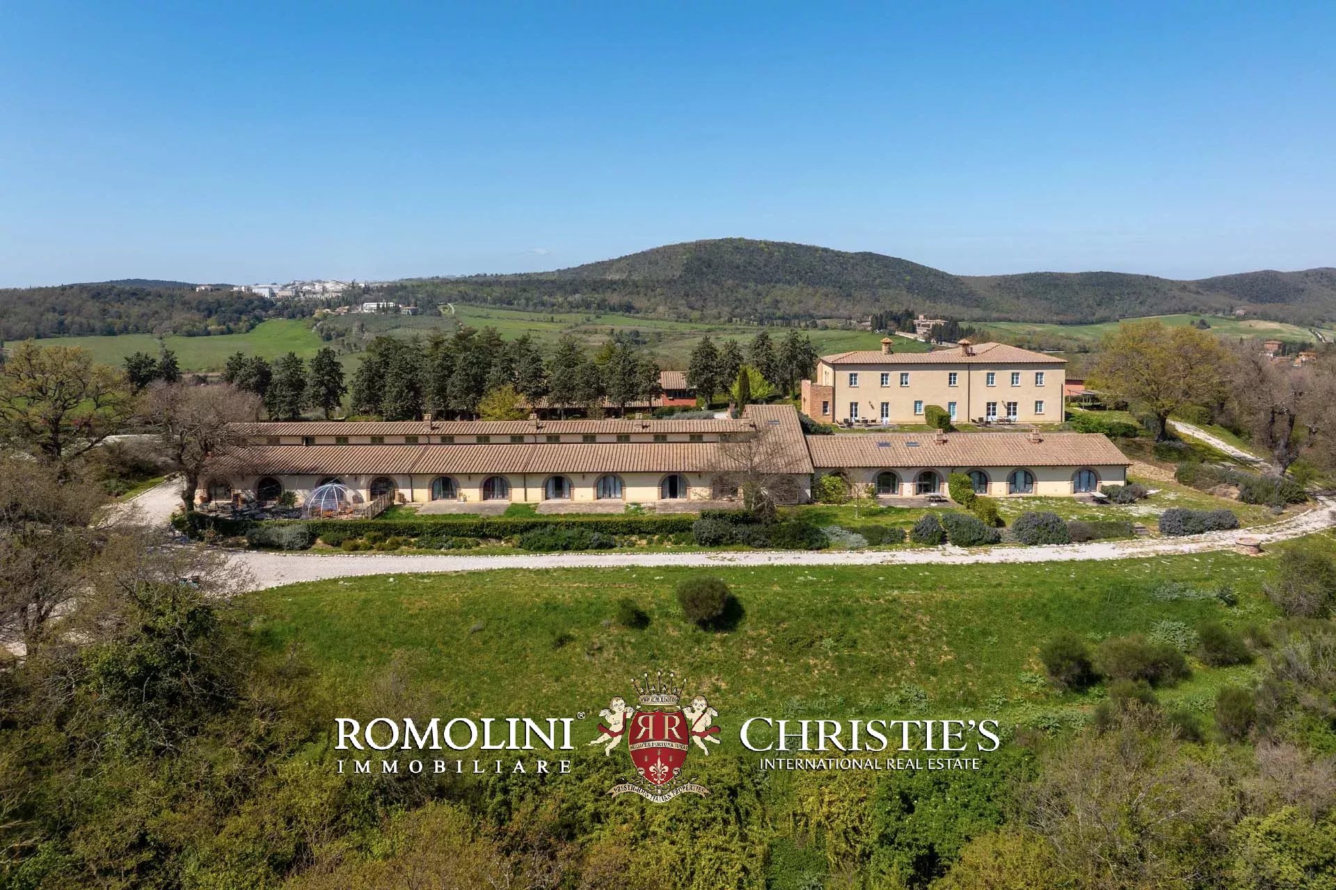 LUXUSANLAGE MIT 19 WOHNUNGEN IN DER TOSKANA, VAL D'ORCIA